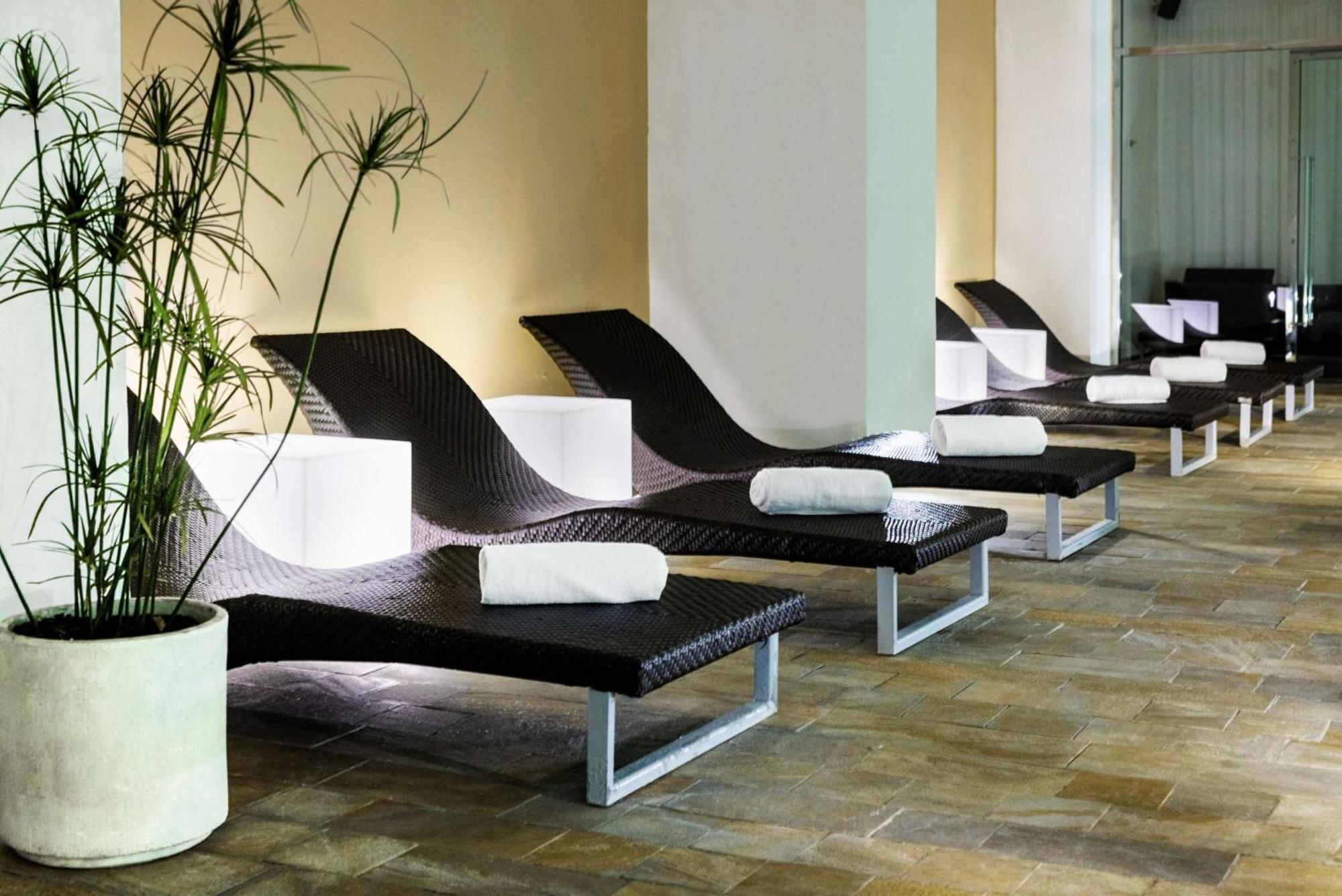 Otel Nh Collection Carlo Iv 5*
