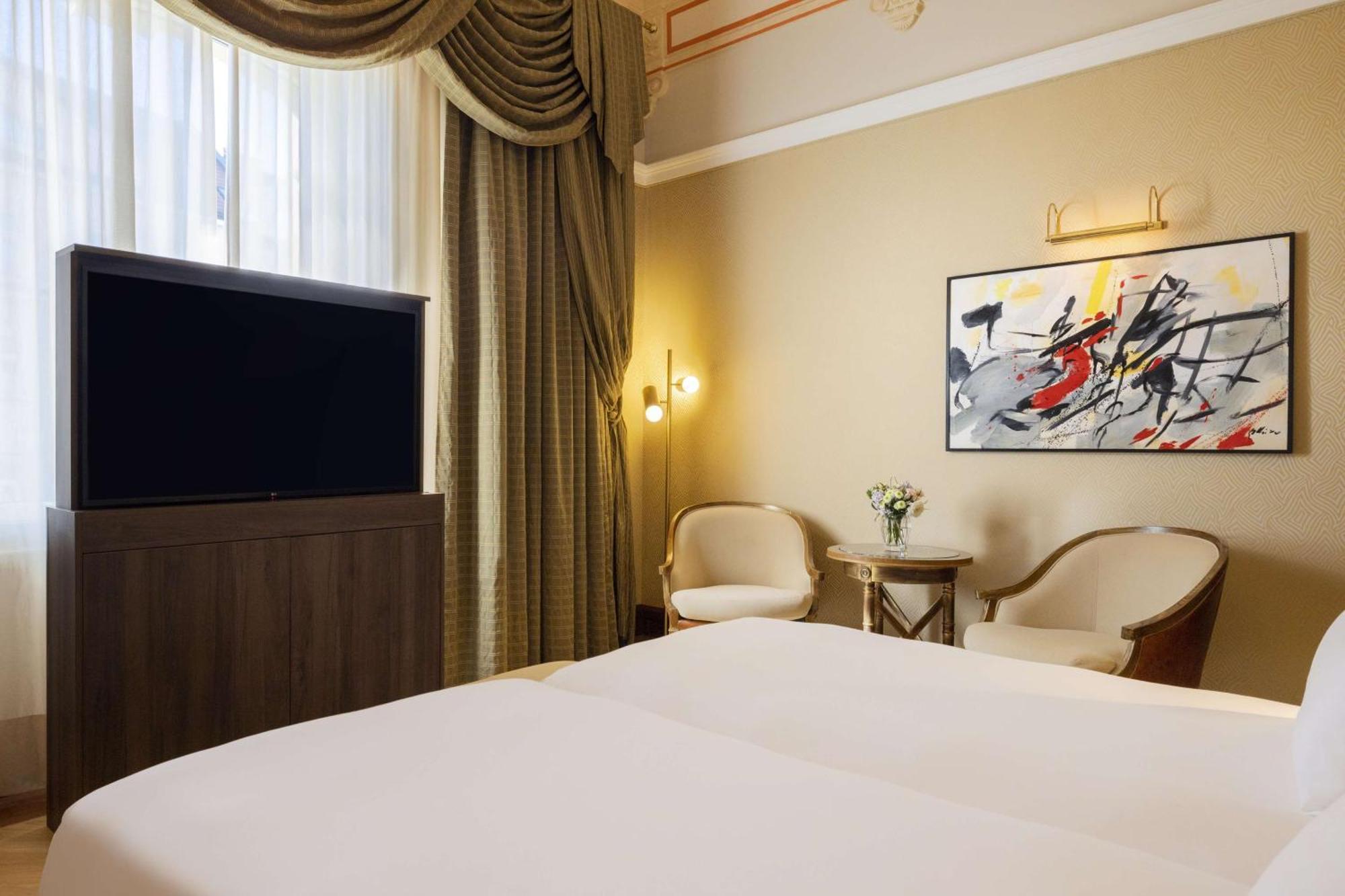 Otel Nh Collection Carlo Iv 5*