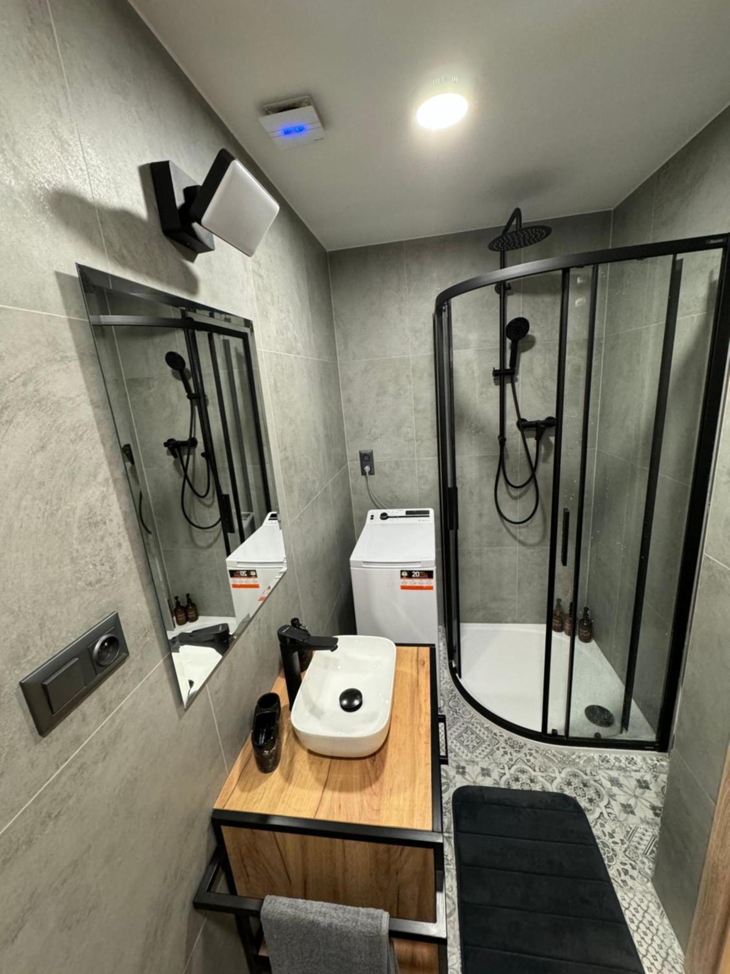 Modern In The Heart Of Vrsovice Apartment *