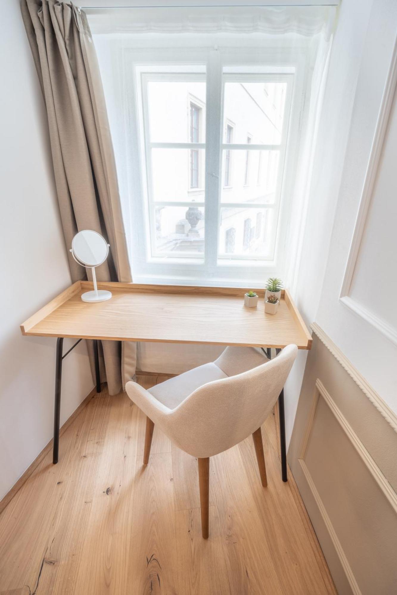 Apartment Beautifully Renovated At Lesser Town Prague