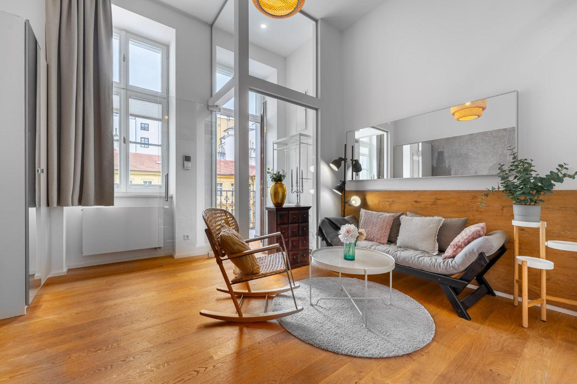 Elegant Located In The Centre Of Apartment