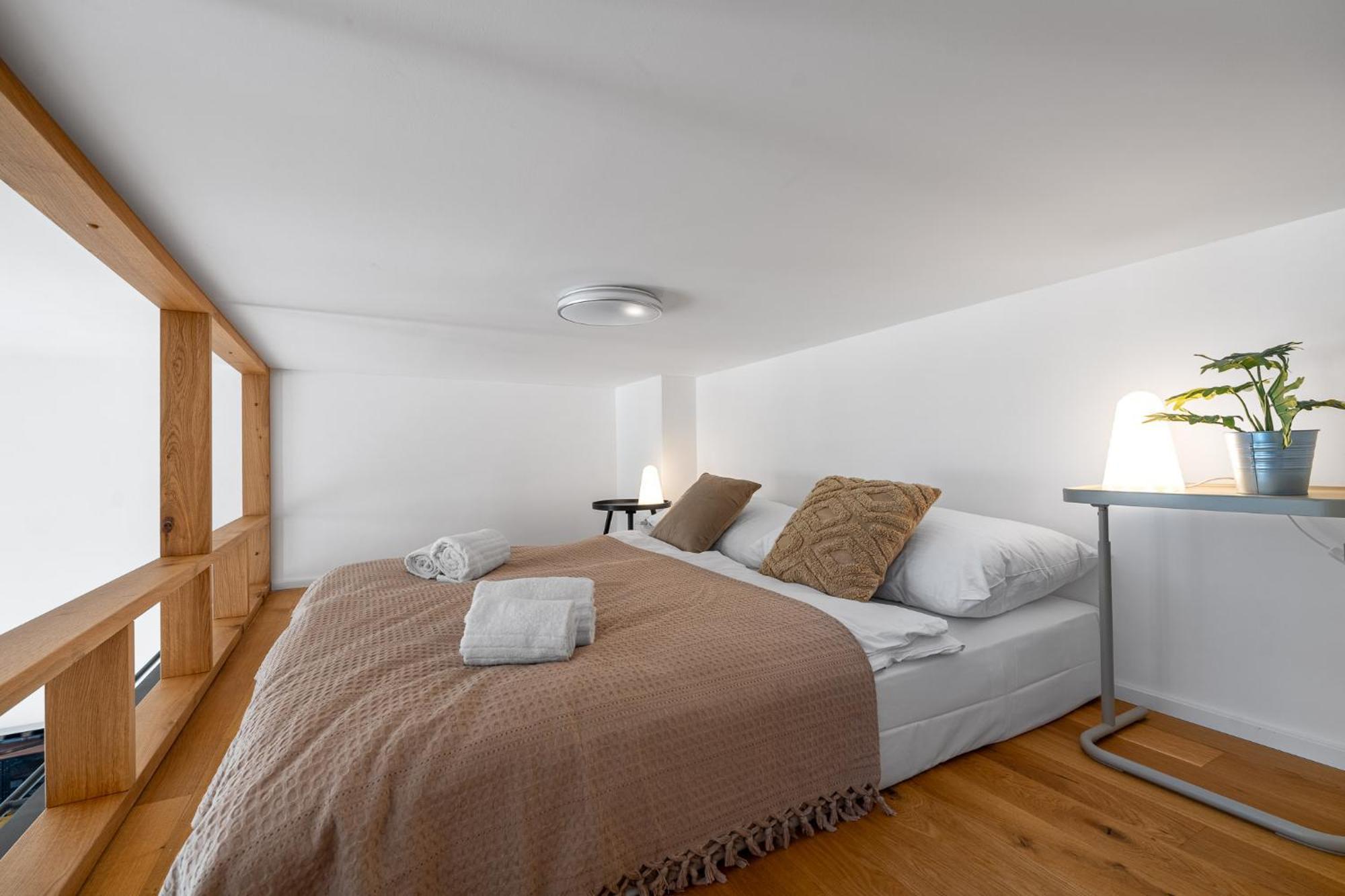 Apartment Elegant Located In The Centre Of *