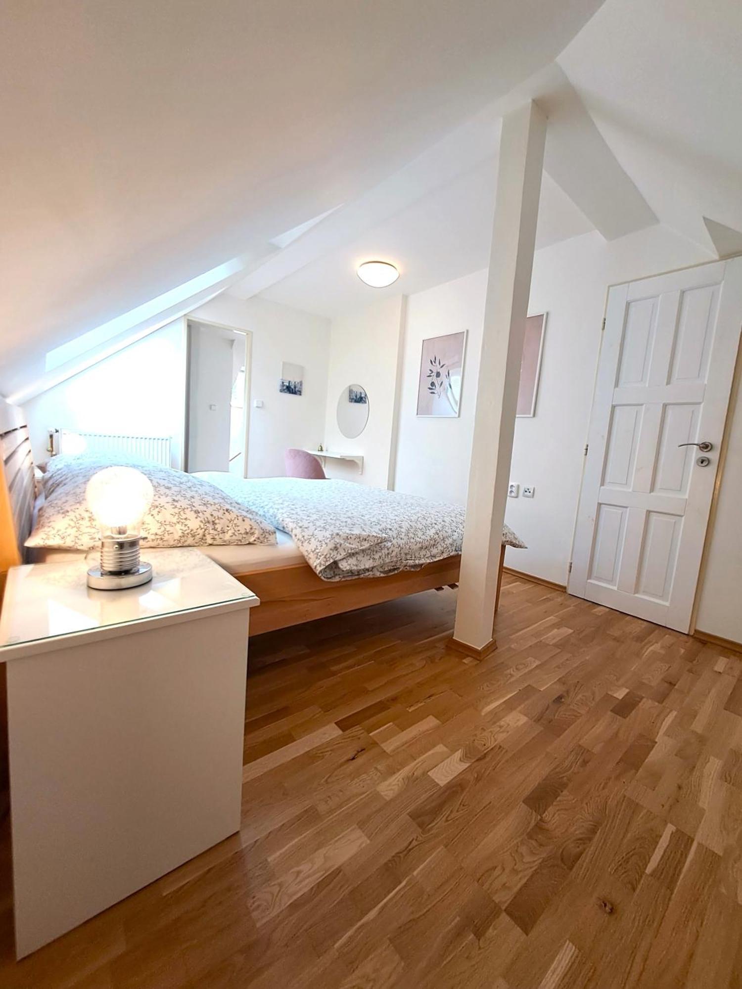 Apartmanovy Dum Se Zahradou V Klidne Casti Prahy Daire *