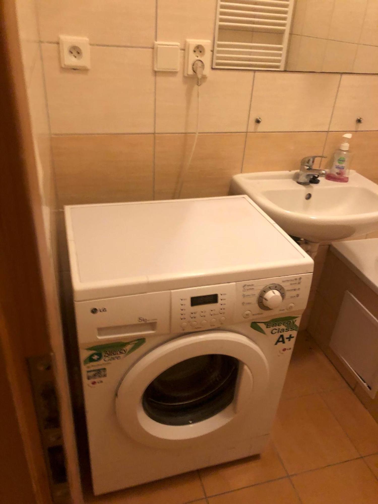 Homestay Bedroom In The Heart Of The Centre Of The *