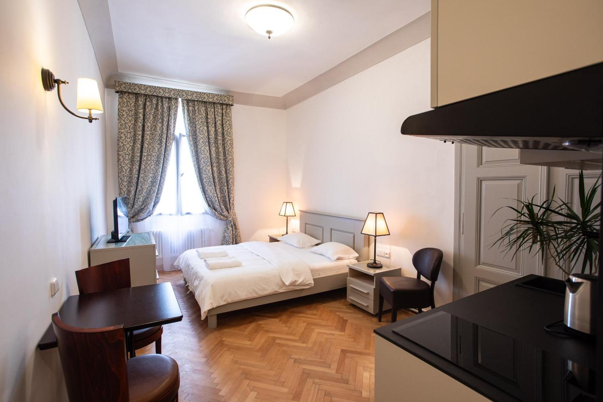Residence Thunovska *