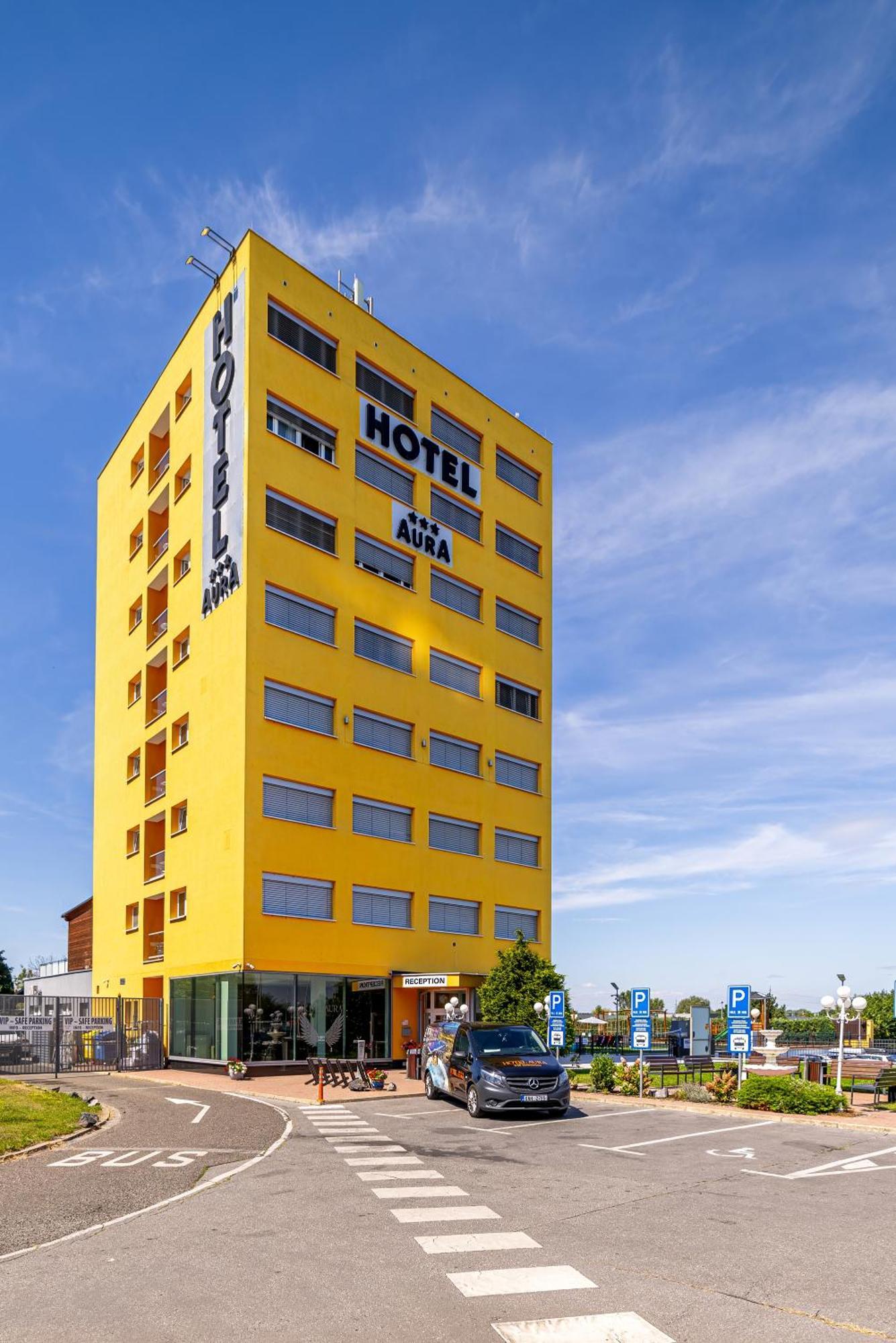 Hotel Aura Design&garden Pool Prag