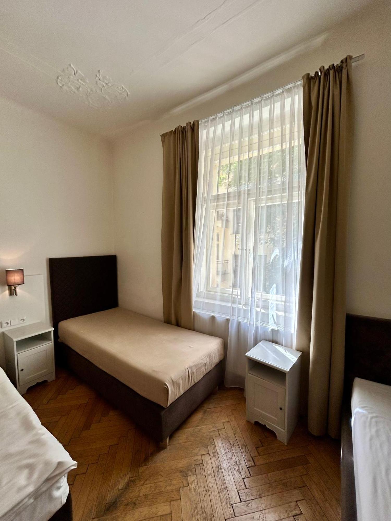 Exclusive * Prague