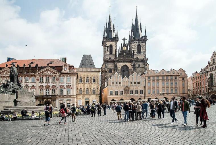 Quiet In The Old Town Daire Prag