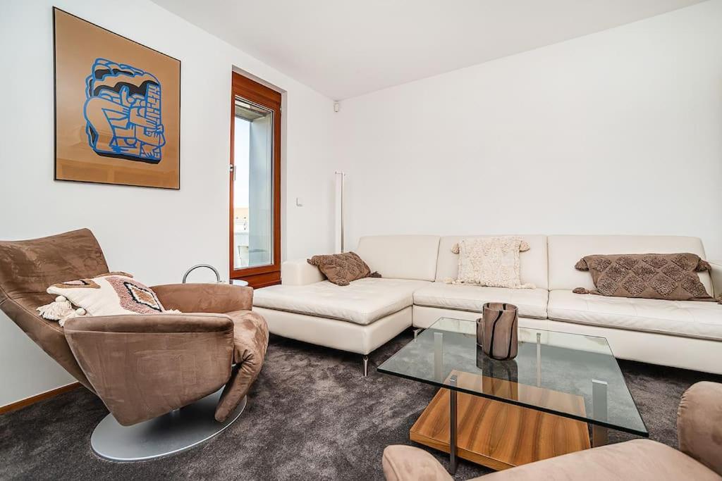 Shiny Rooftop With Free Garage Apartment Prague