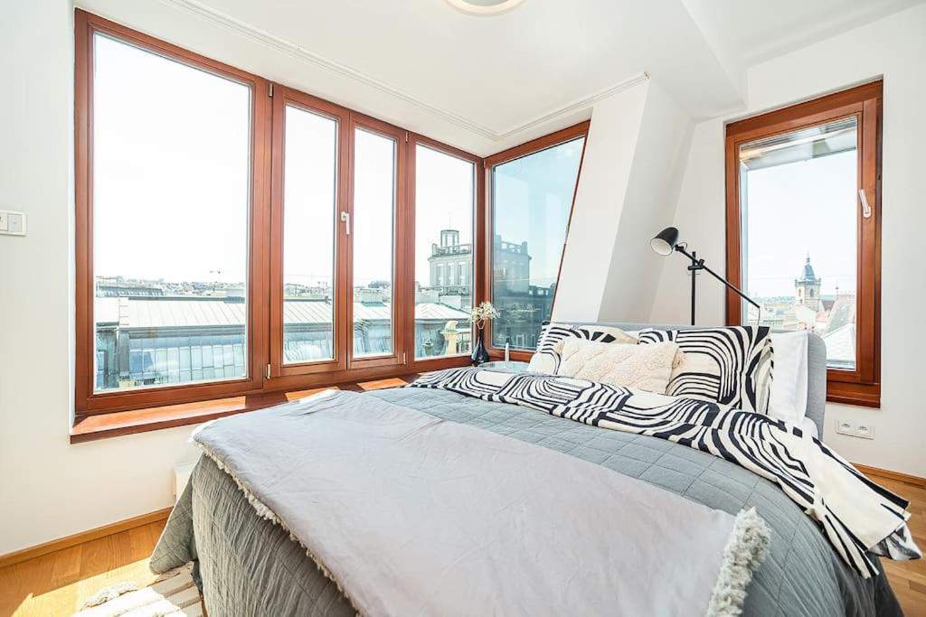 Shiny Rooftop With Free Garage Apartment Prague