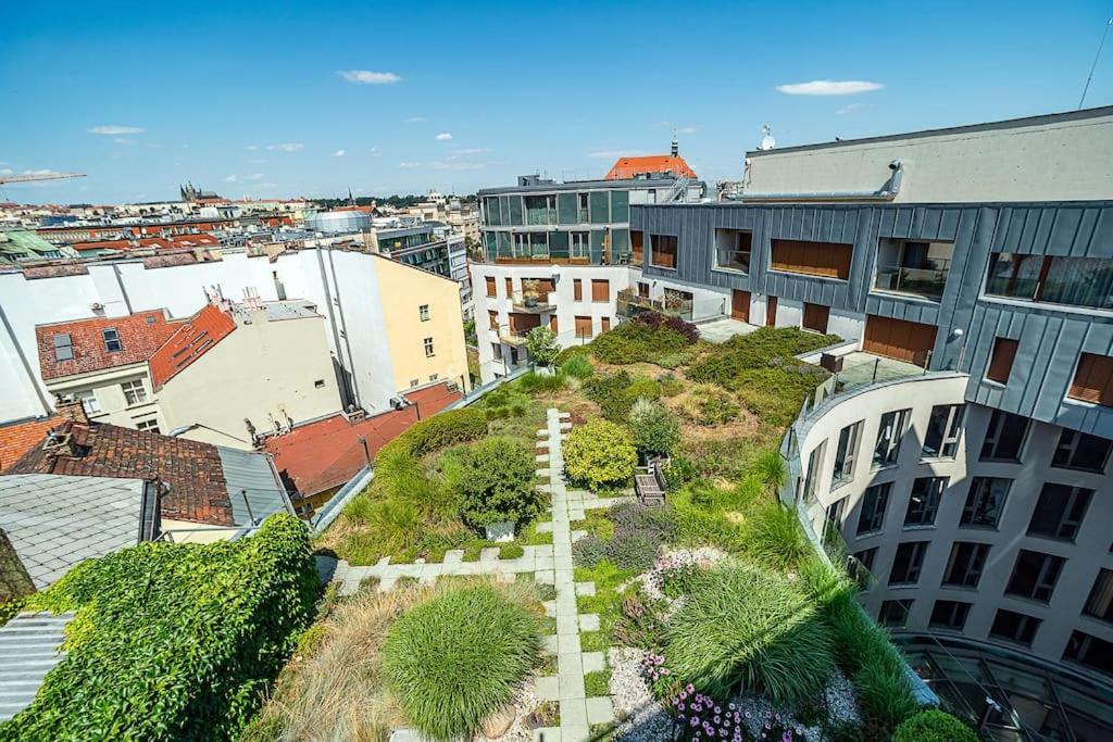 Shiny Rooftop With Free Garage Apartment Prague