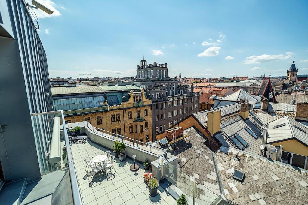 Apartment Shiny Rooftop With Free Garage Prague