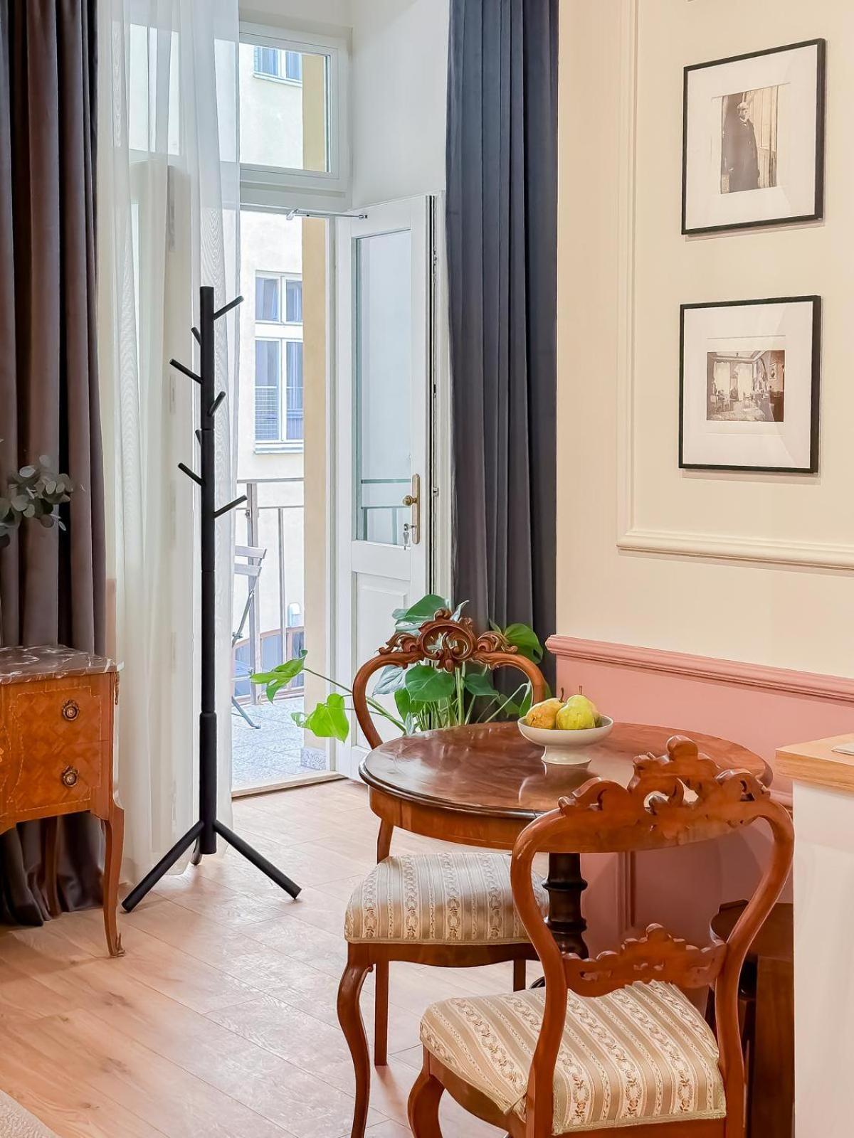 Apartment Turnkey I Antonin Dvorak