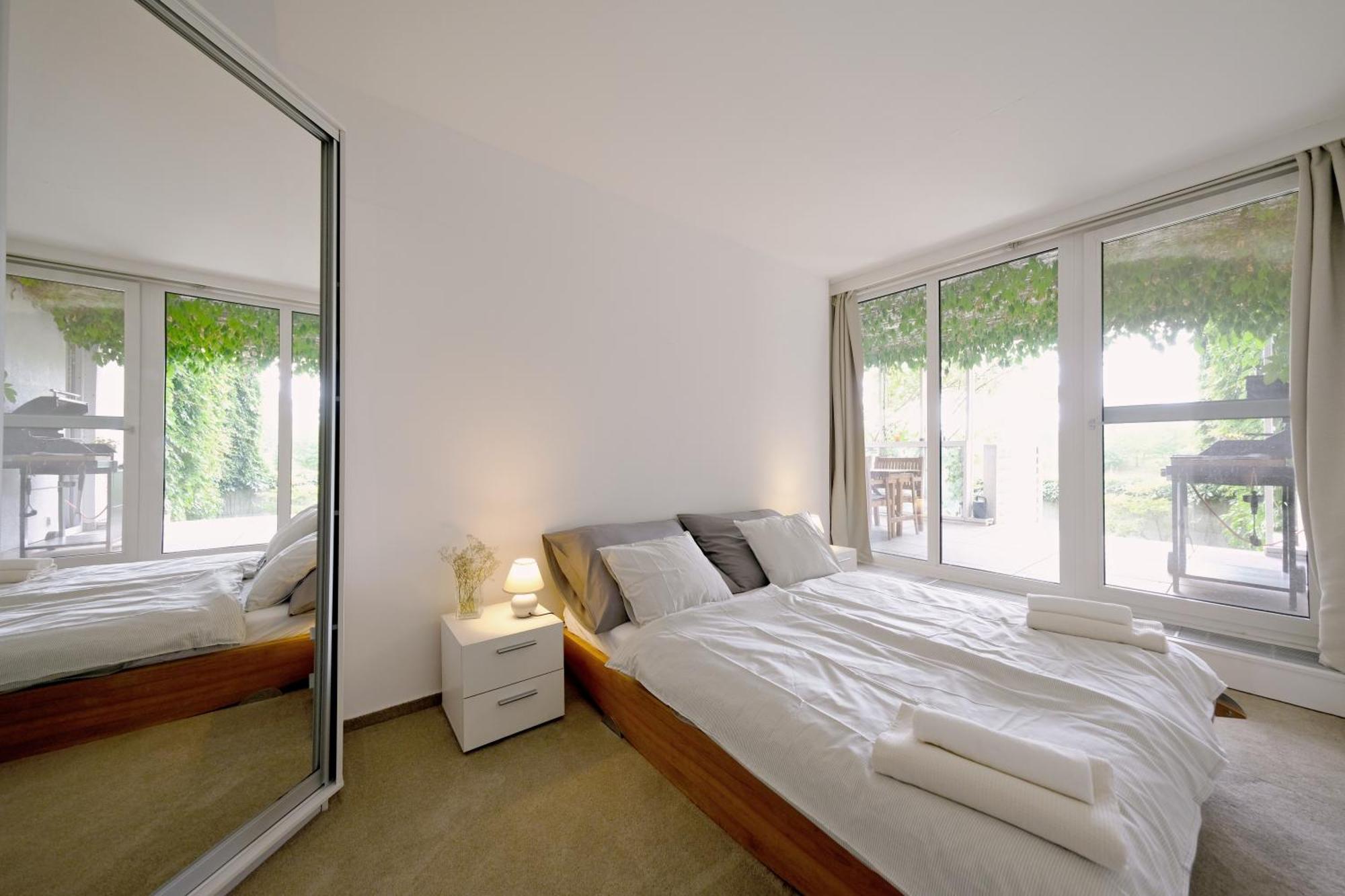 Vida Prostorny 220 M2 3br S Krbem A Zahradou, Idealni Pro Rodiny Prague