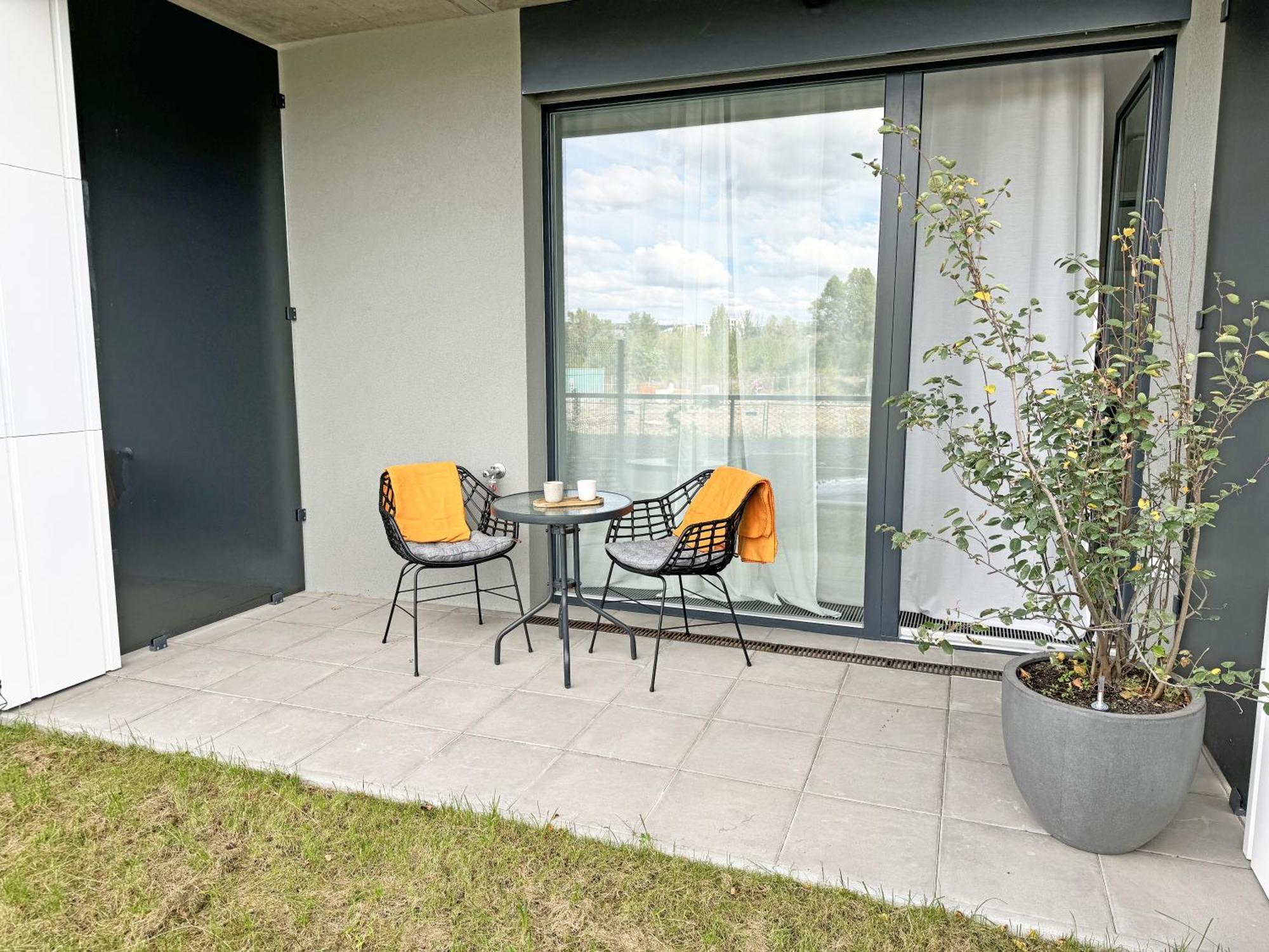 Apartamento New Studio, King Bed, Free Parking, Terrace