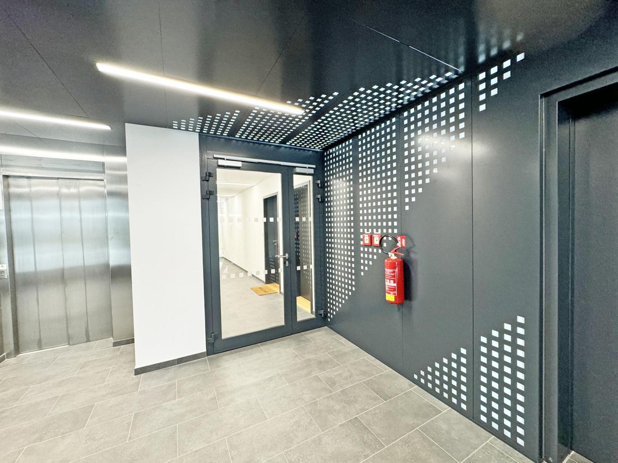 New Studio, King Bed, Free Parking, Terrace * Praga