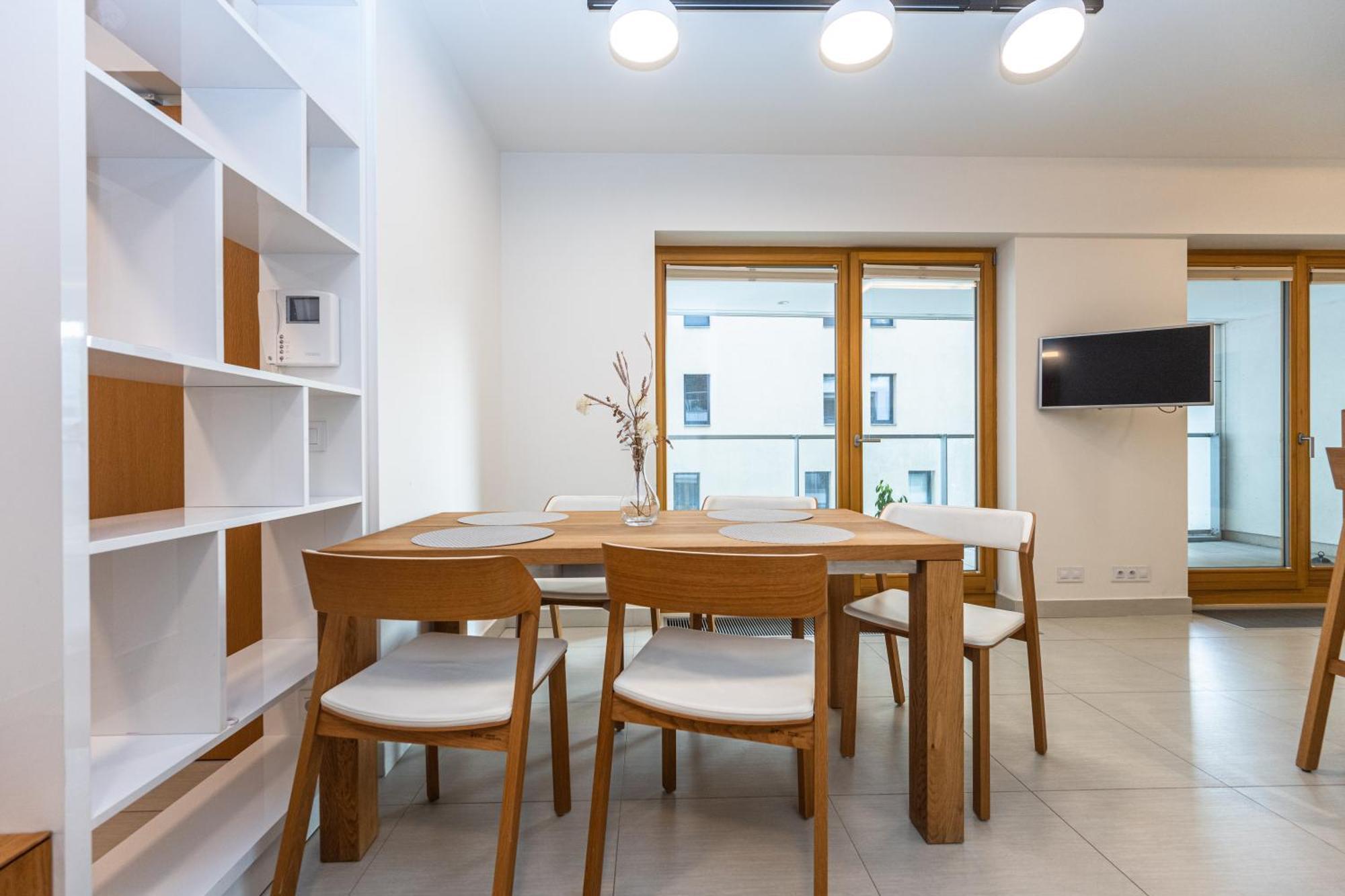 Wishlist Residences - Karlin Free Parking Apartment *