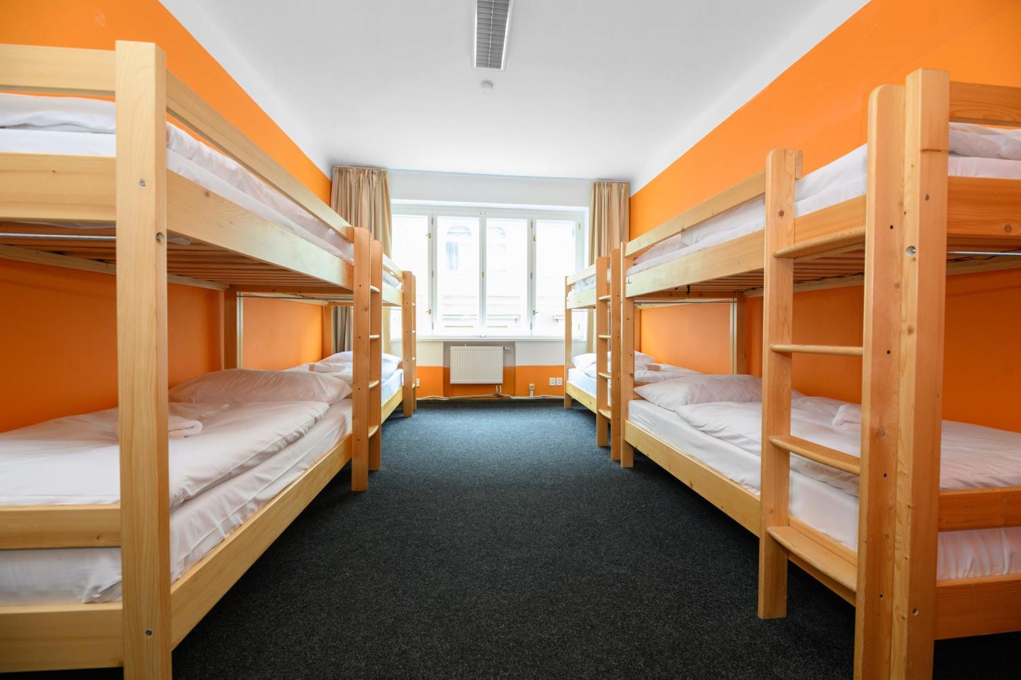 Benedikt Center Hostel *