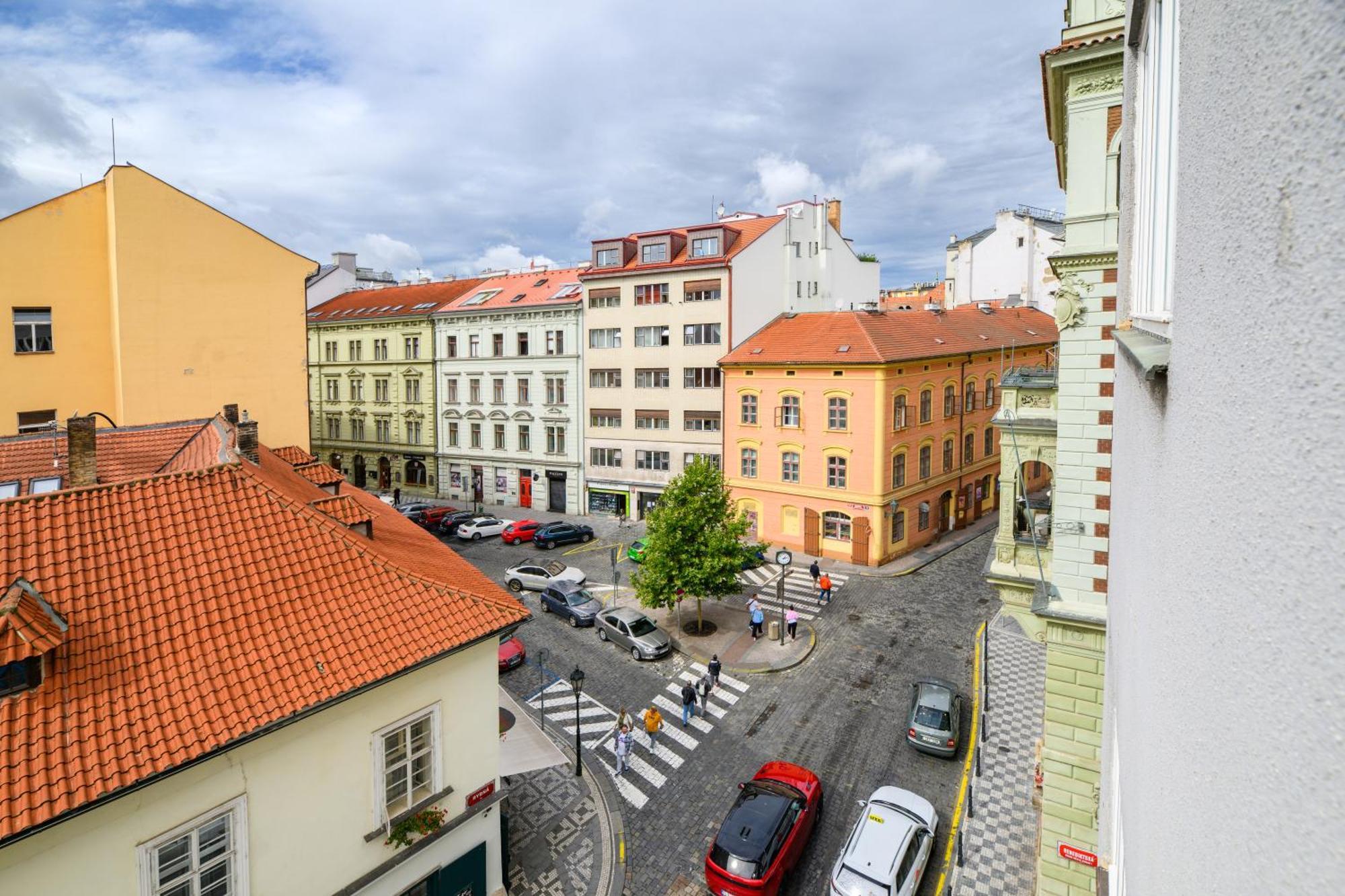 Benedikt Center Hostel *