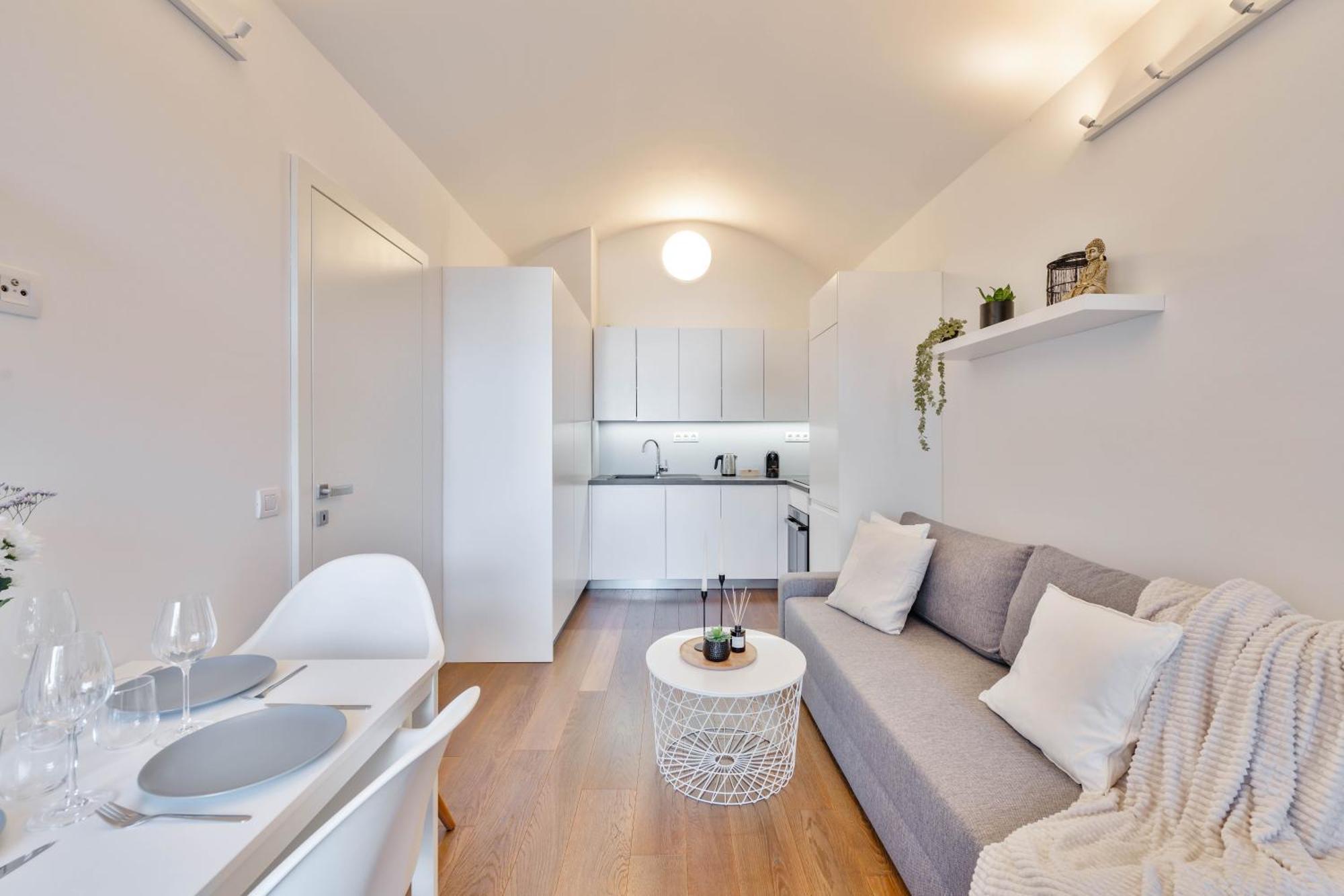 Elegant With Terrace & Bike Path Apartamento Praga