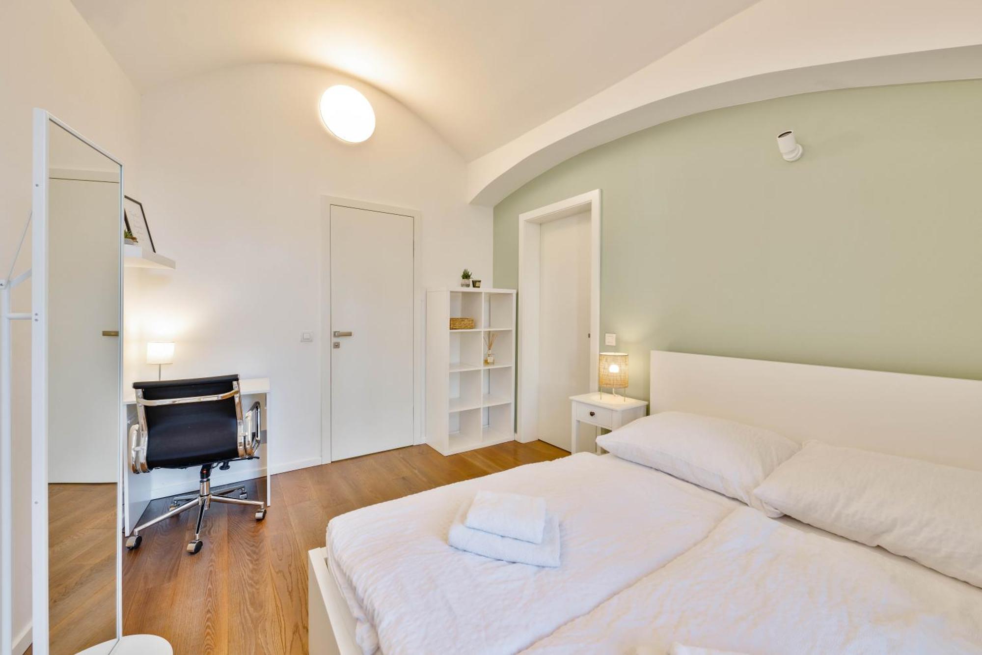 Elegant With Terrace & Bike Path *
