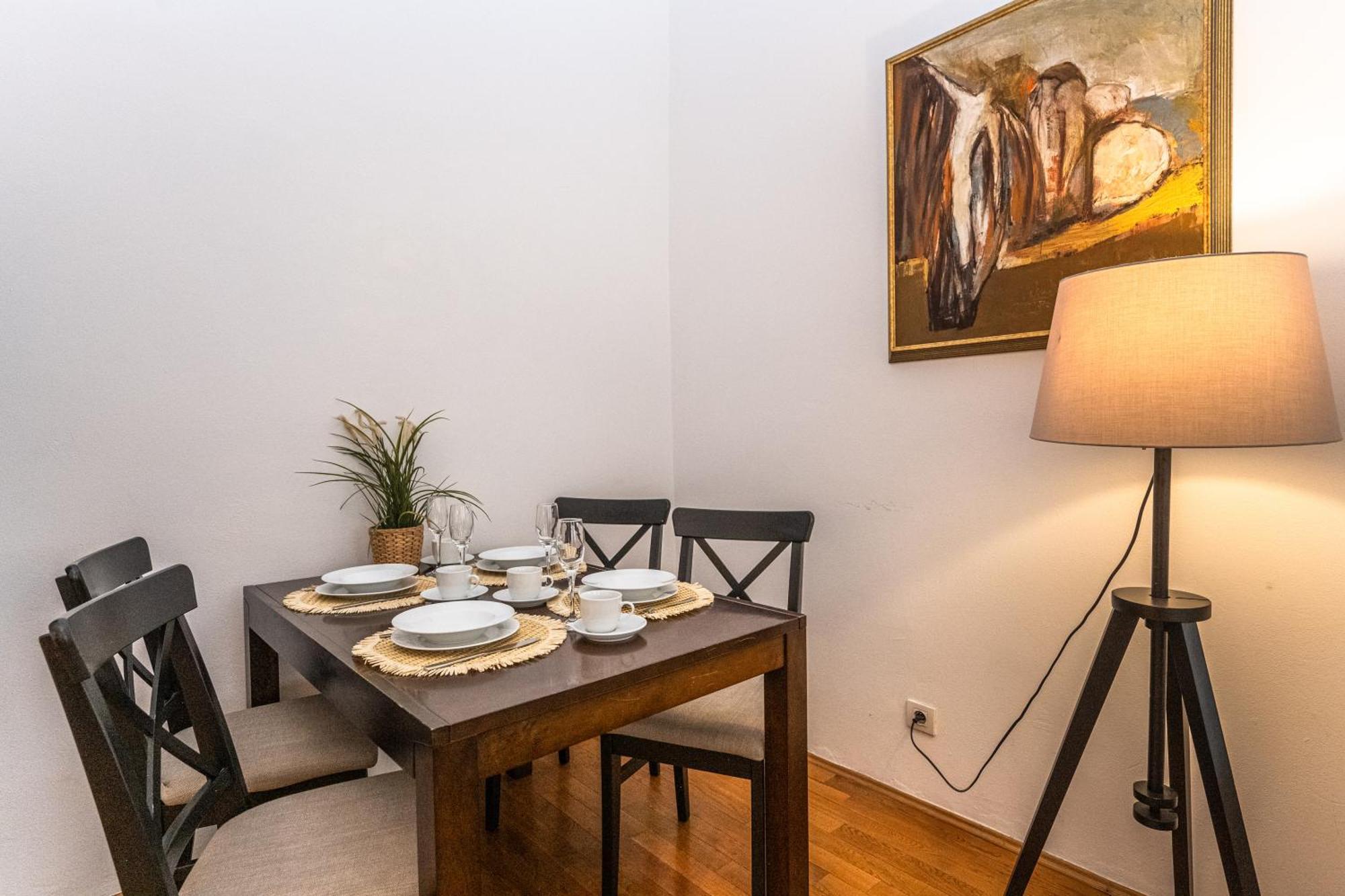 Apartment Wishlist Residences - Old Town Square