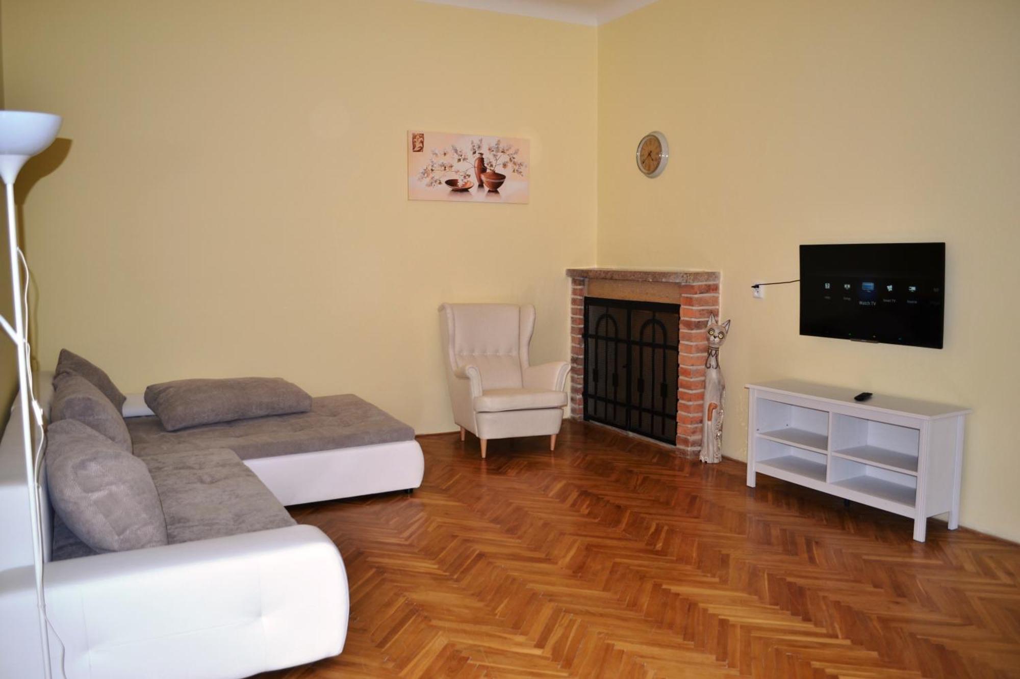 Sunflower 2bdr Flat By Ruterra Prague