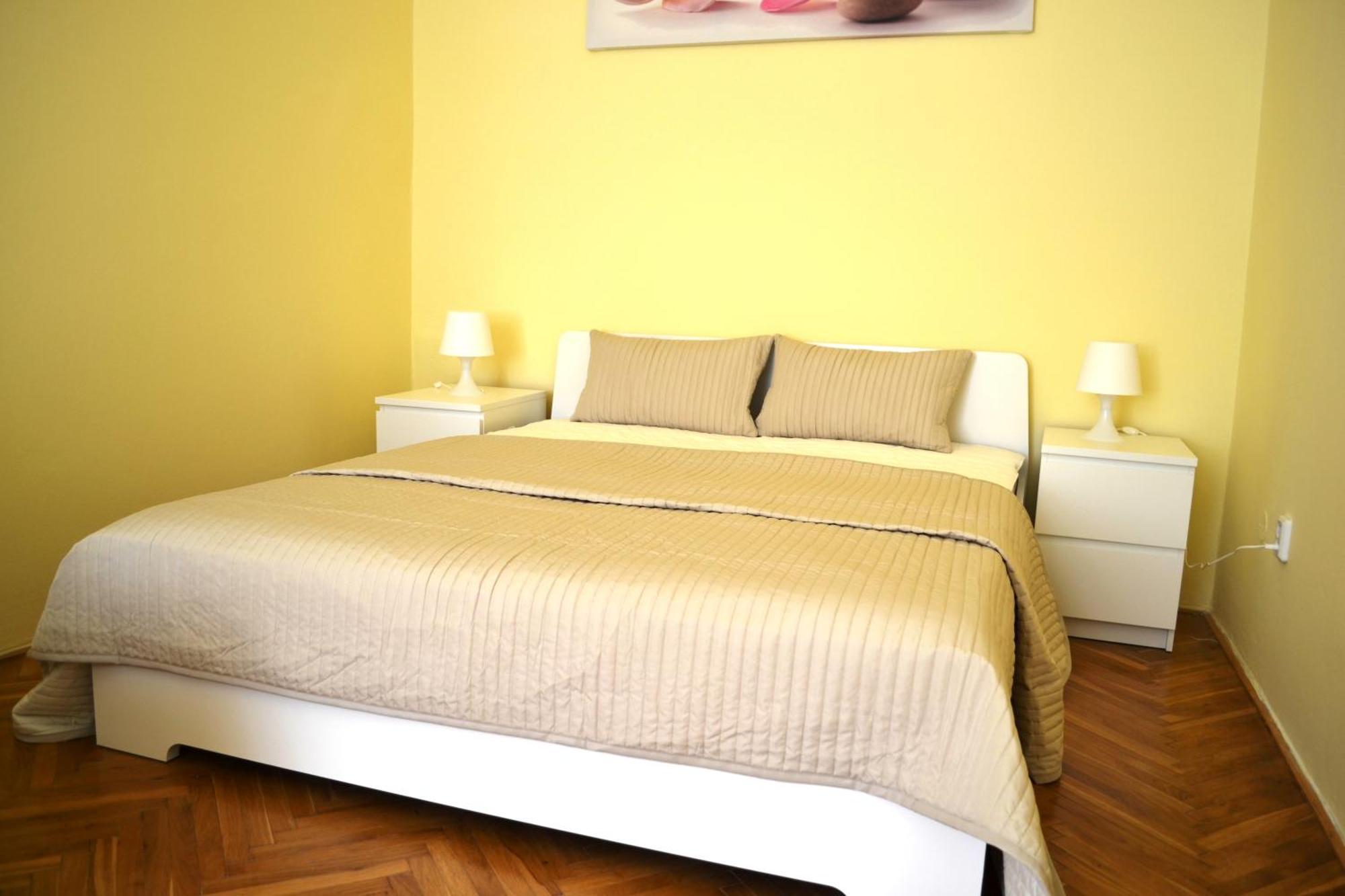Sunflower 2bdr Flat By Ruterra Apartment Prague
