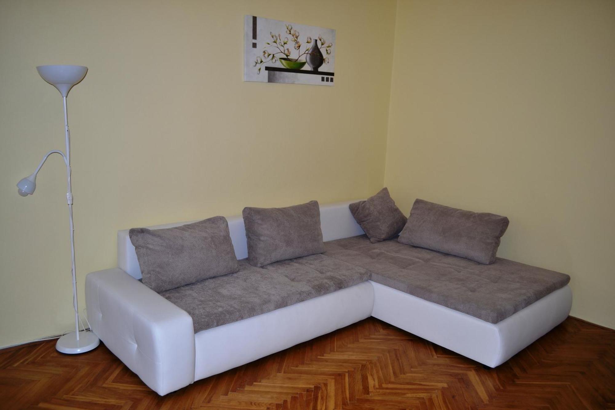 Sunflower 2bdr Flat By Ruterra Apartment