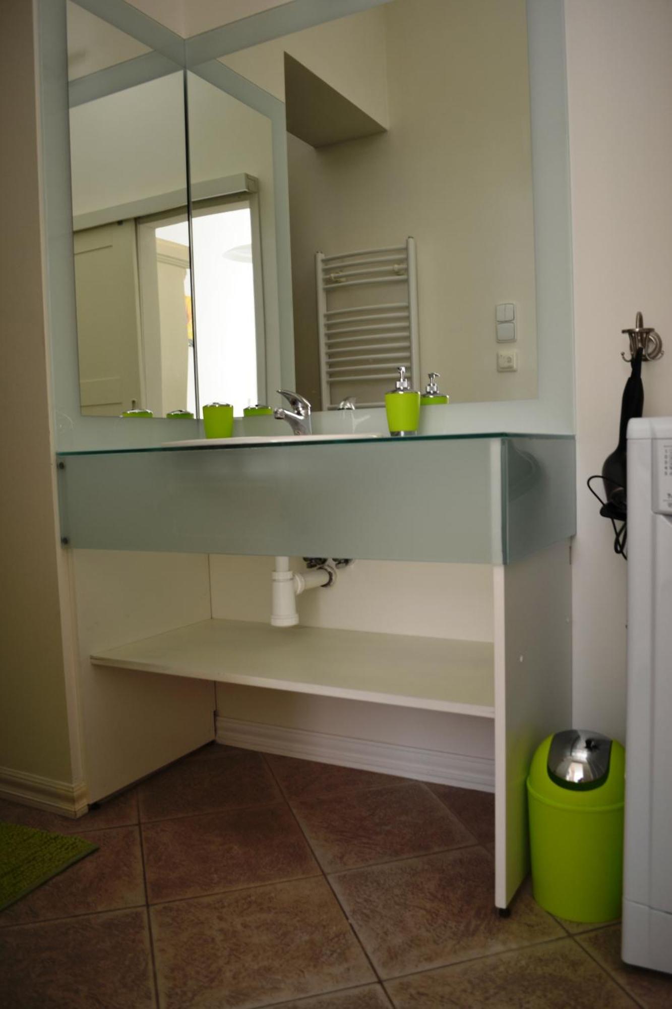 Apartment Sunflower 2bdr Flat By Ruterra Prague