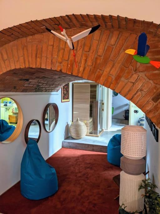 Appartement Romantic And Atypical In Prague's Montmartre