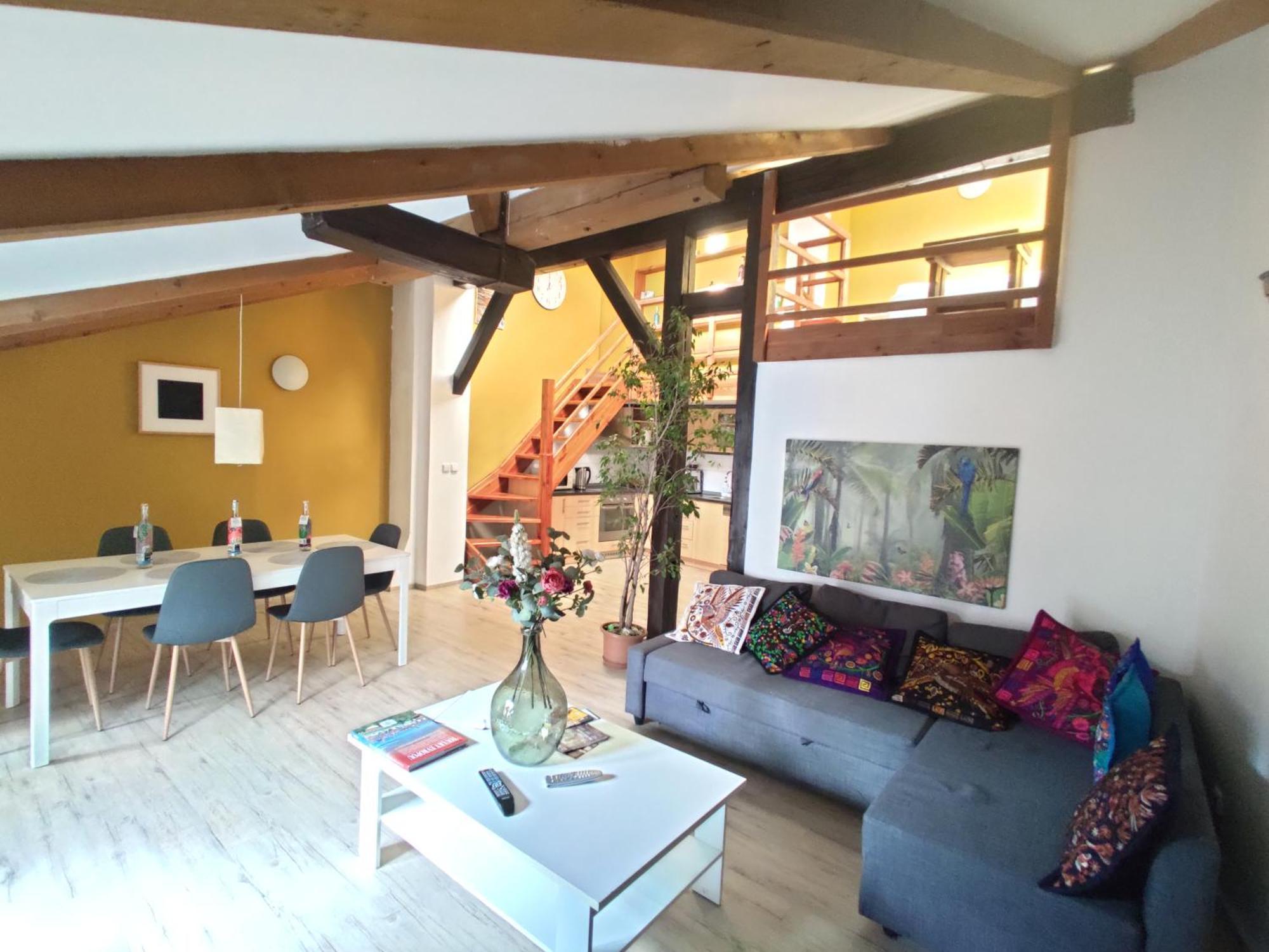 Appartement Cozygem Apt 2 Mins Walk Charles Bridge