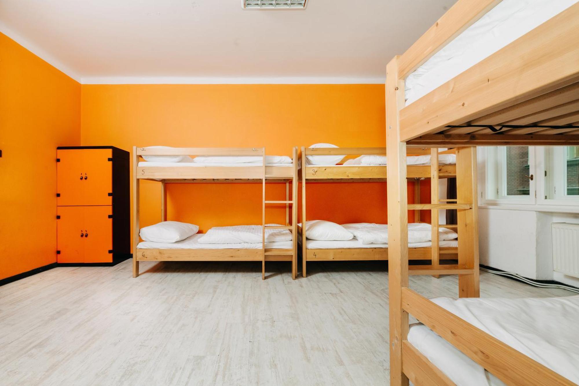 Benedikt Center Hostel *