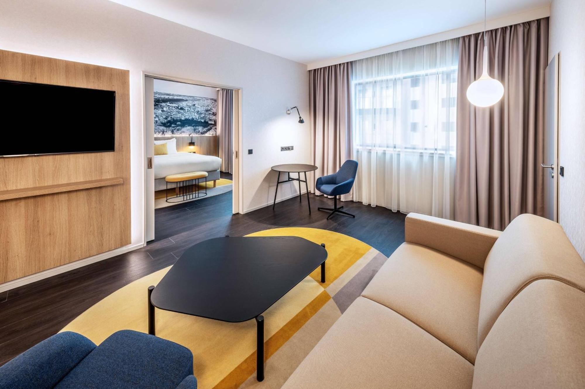 Courtyard By Marriott Airport 4* Prague