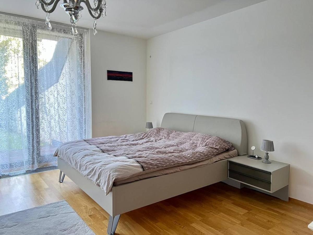 Appartement Pronajem Bytu V Luxusnim Rezidencnim Komplexu Prague