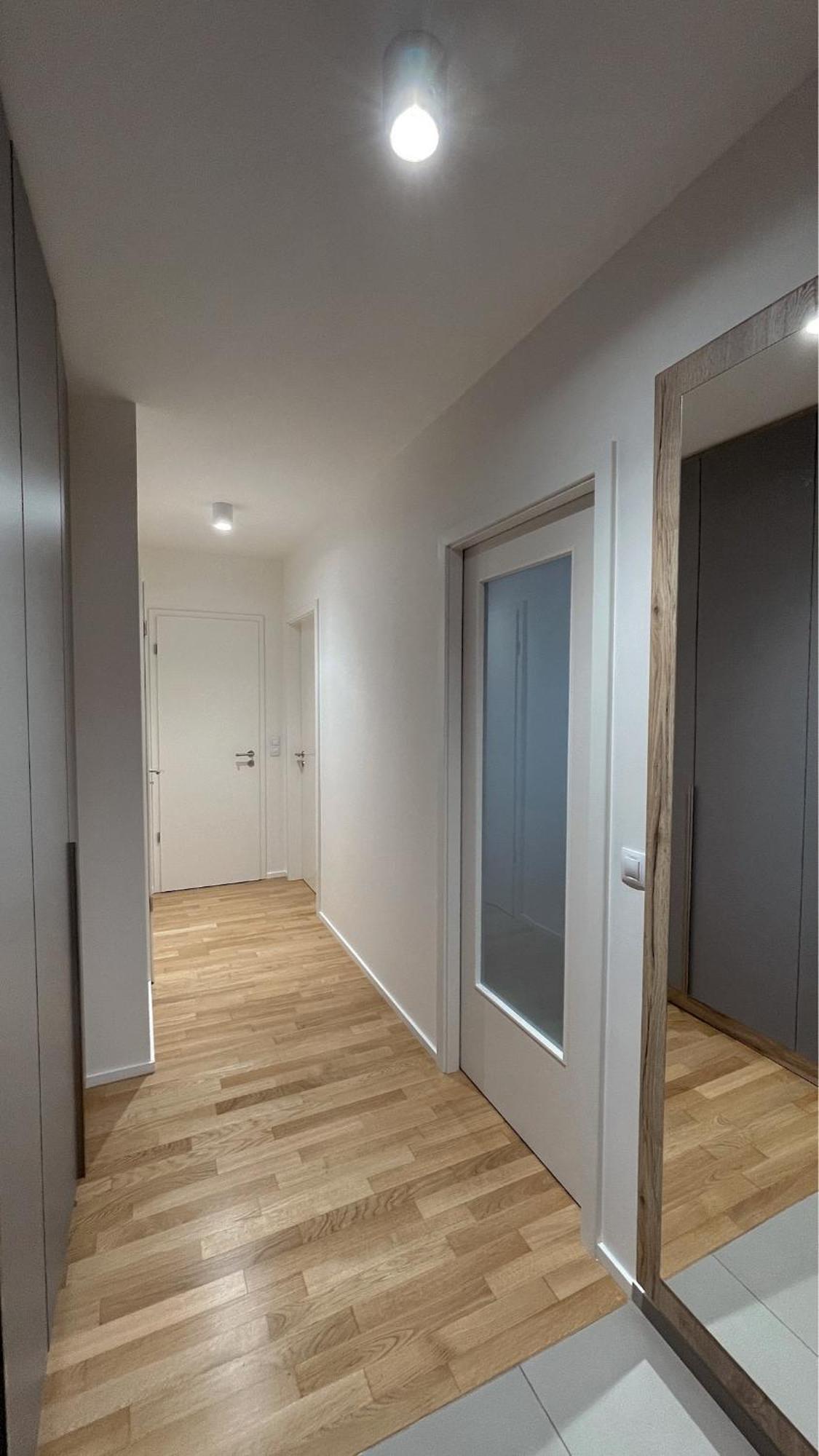 Modern Stylish With Private Garage Daire