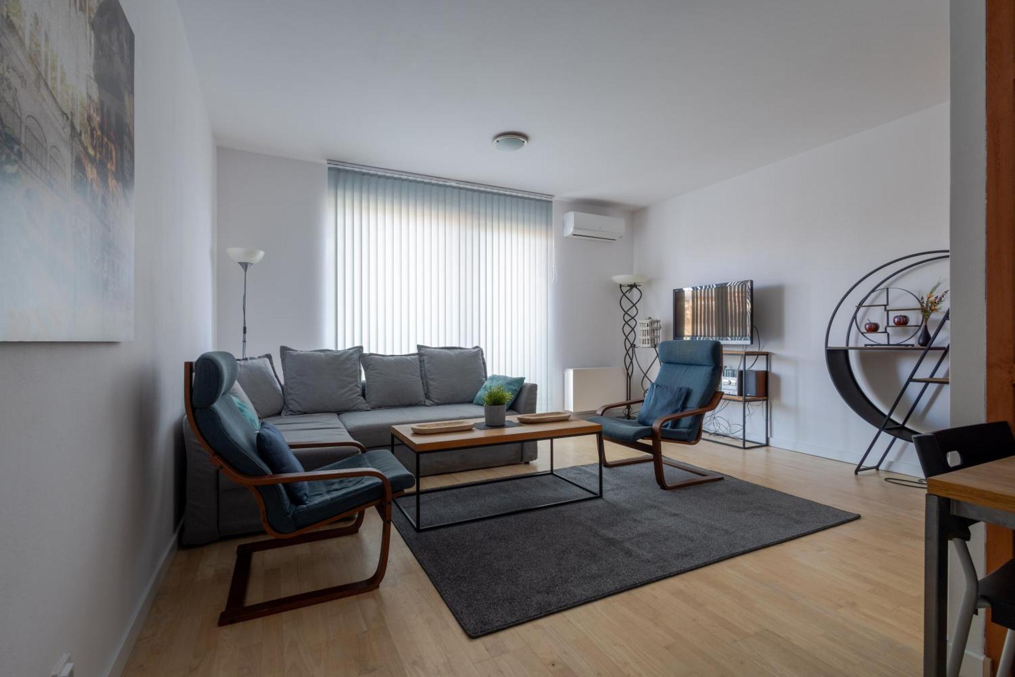 Apartment 2 *