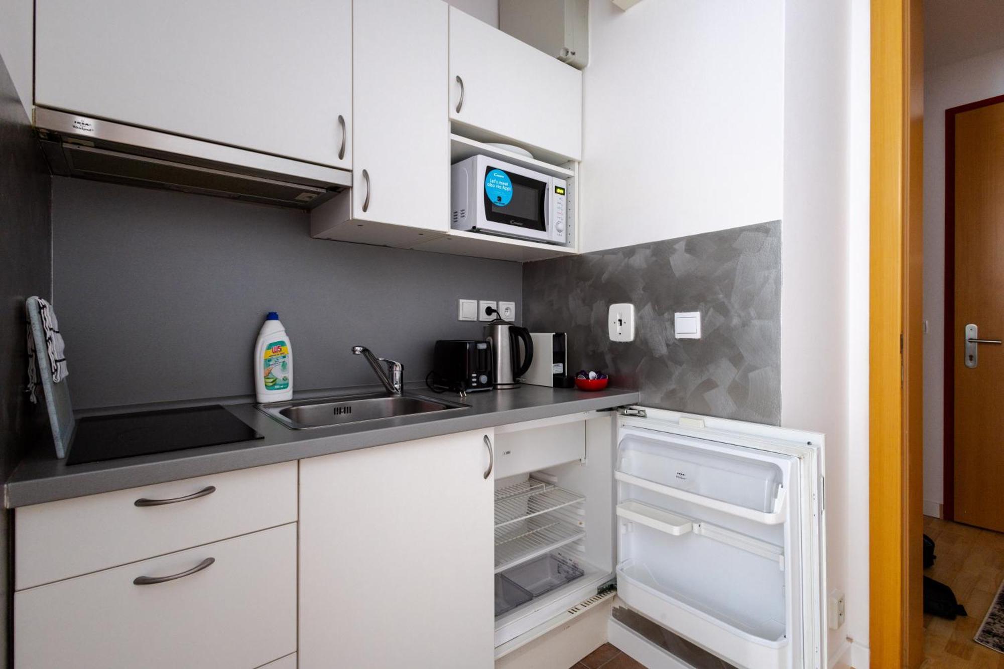 Apartment 2 *