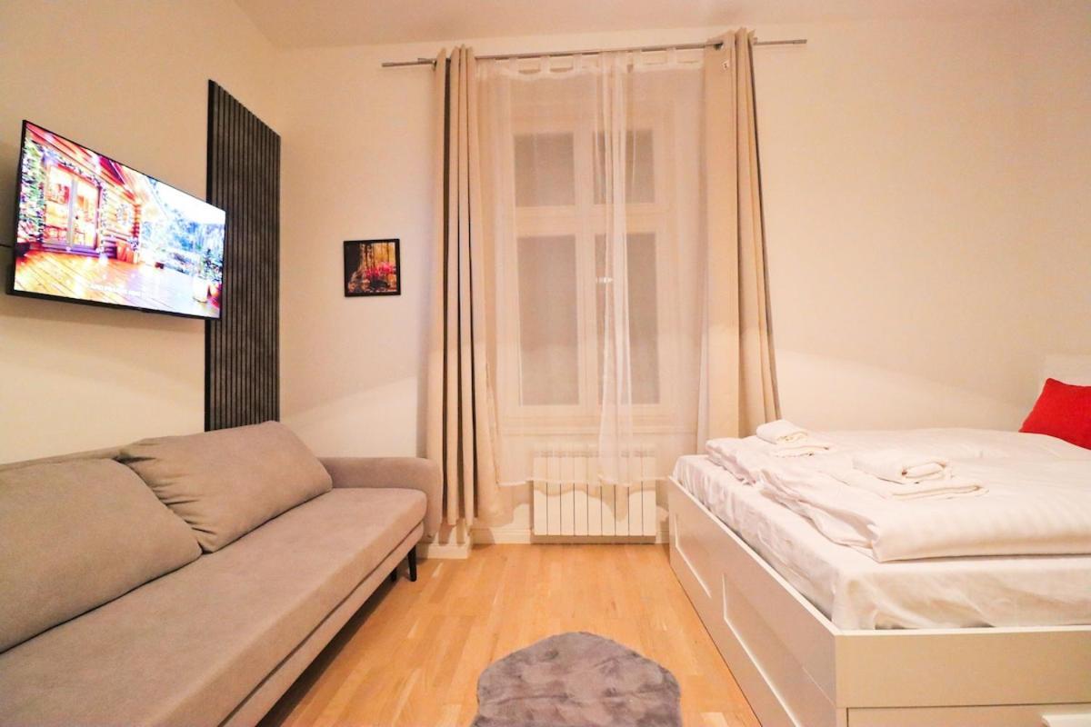 Apartment Spacious In The Center Of *