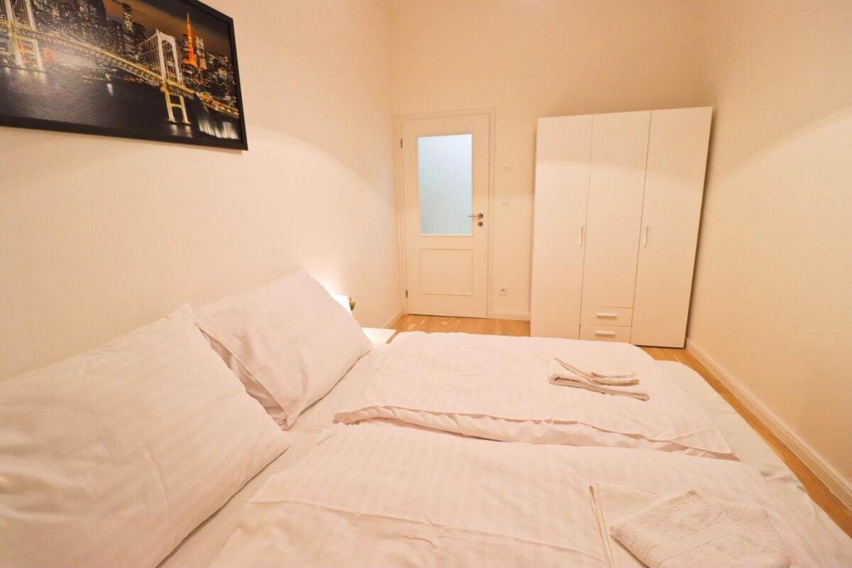 Spacious In The Center Of *