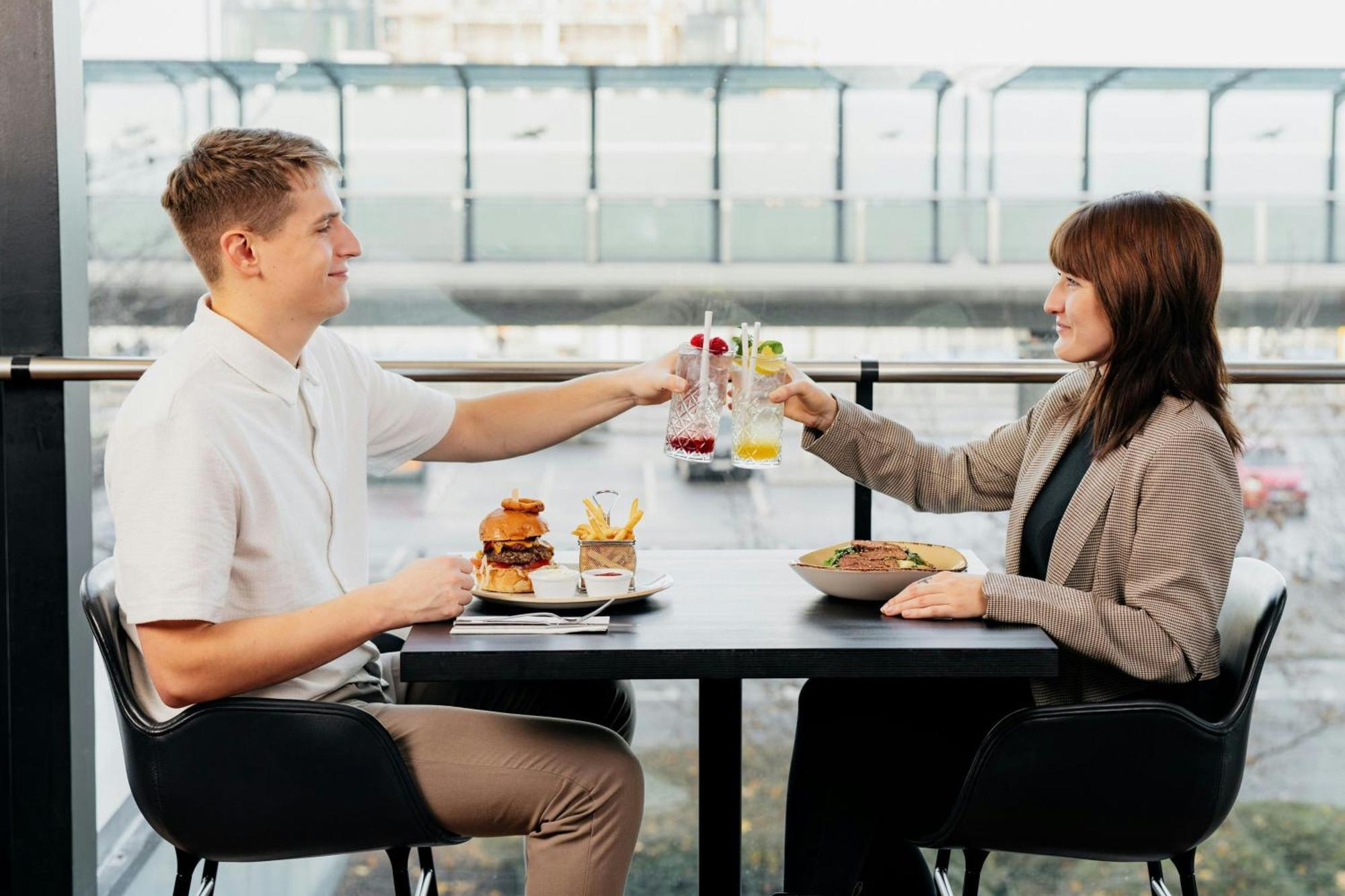 Courtyard By Marriott Airport Prague