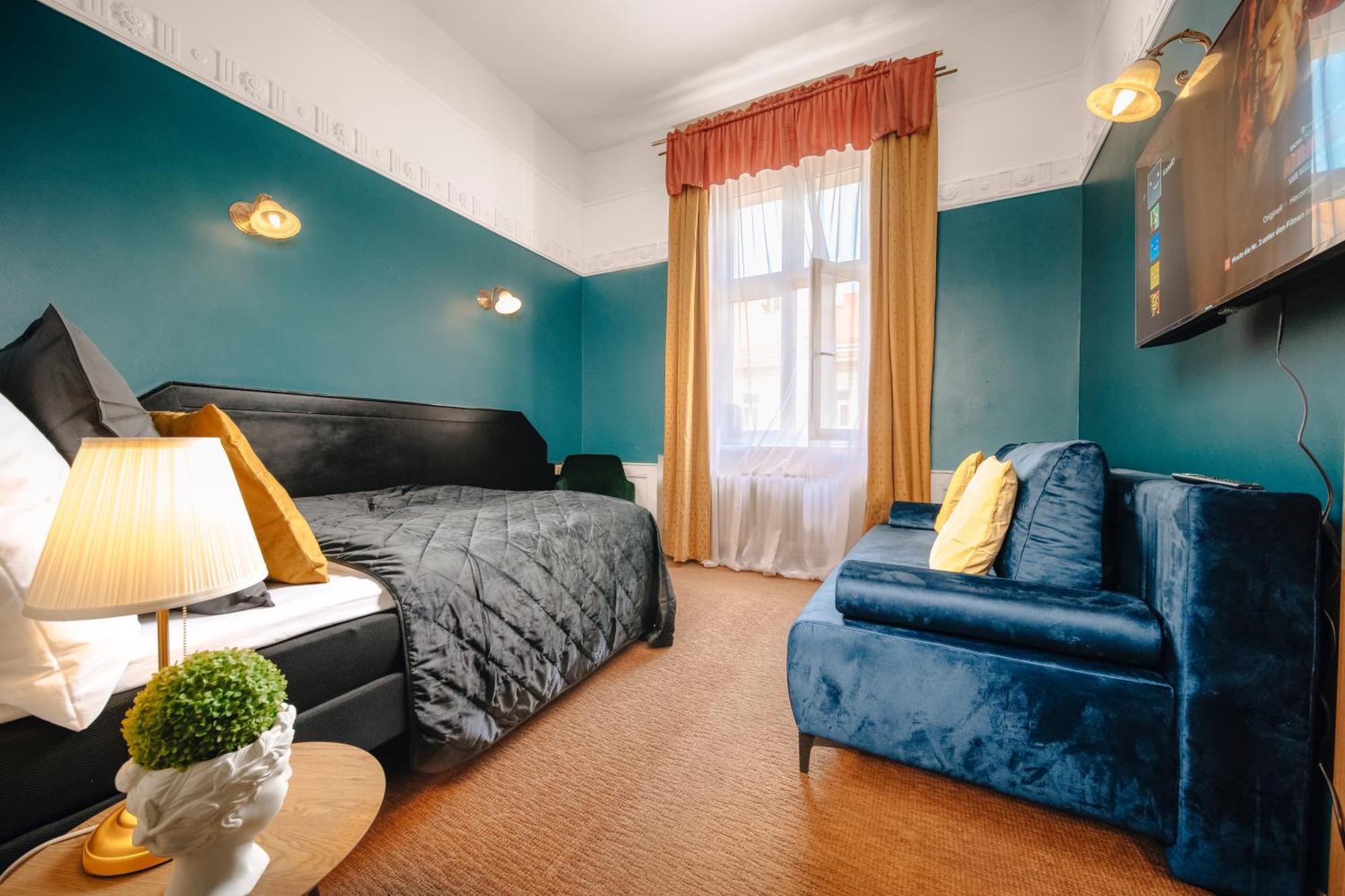 1885 Hotel