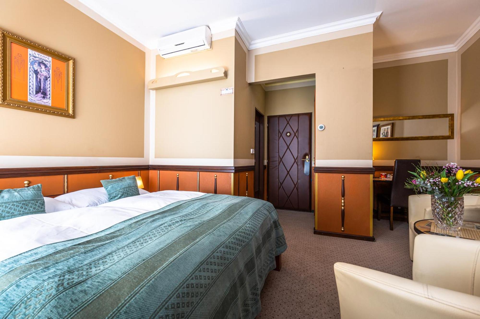 Hotel Hastal Old Town
