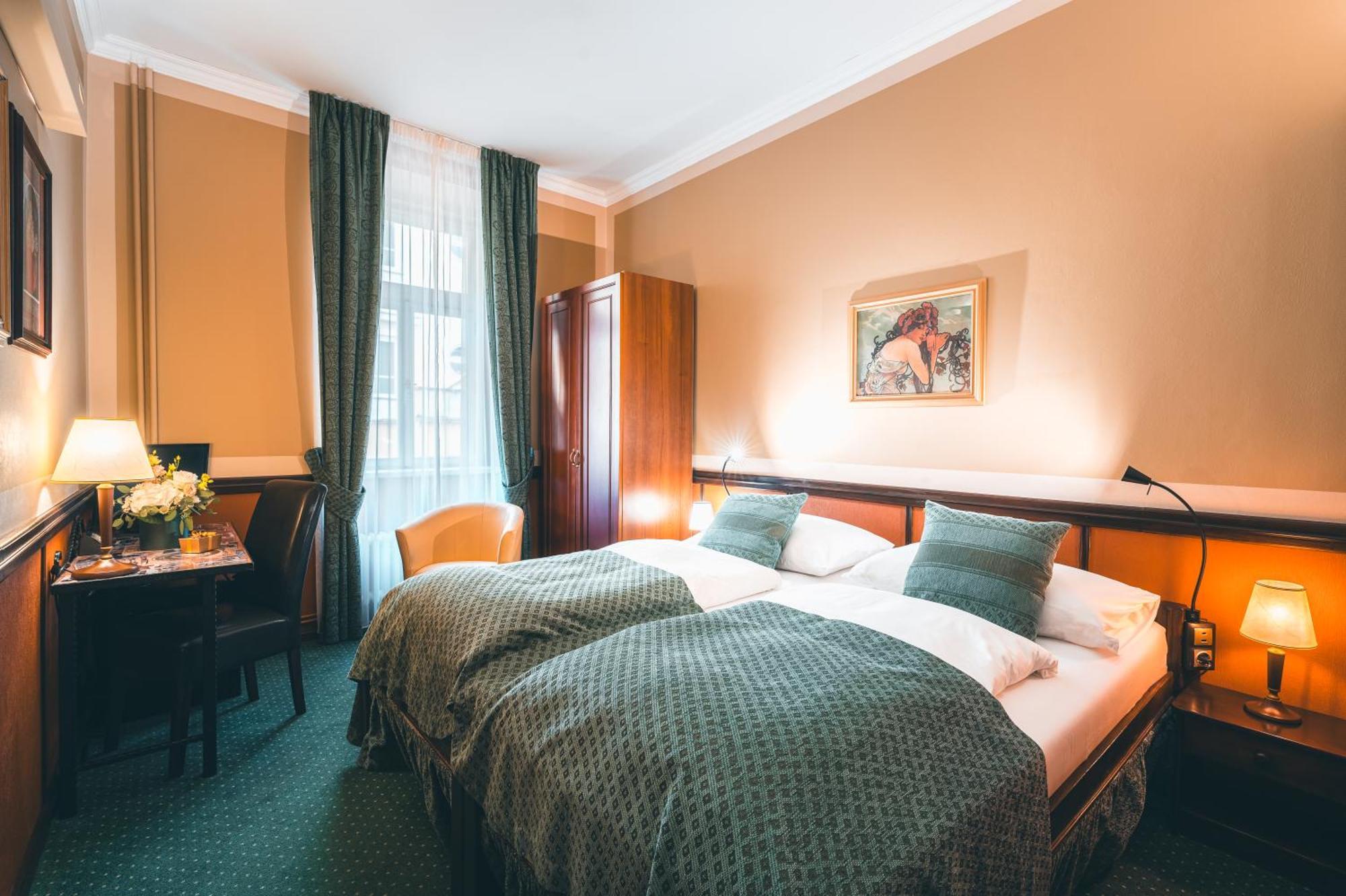 Hastal Old Town Hotel 4*