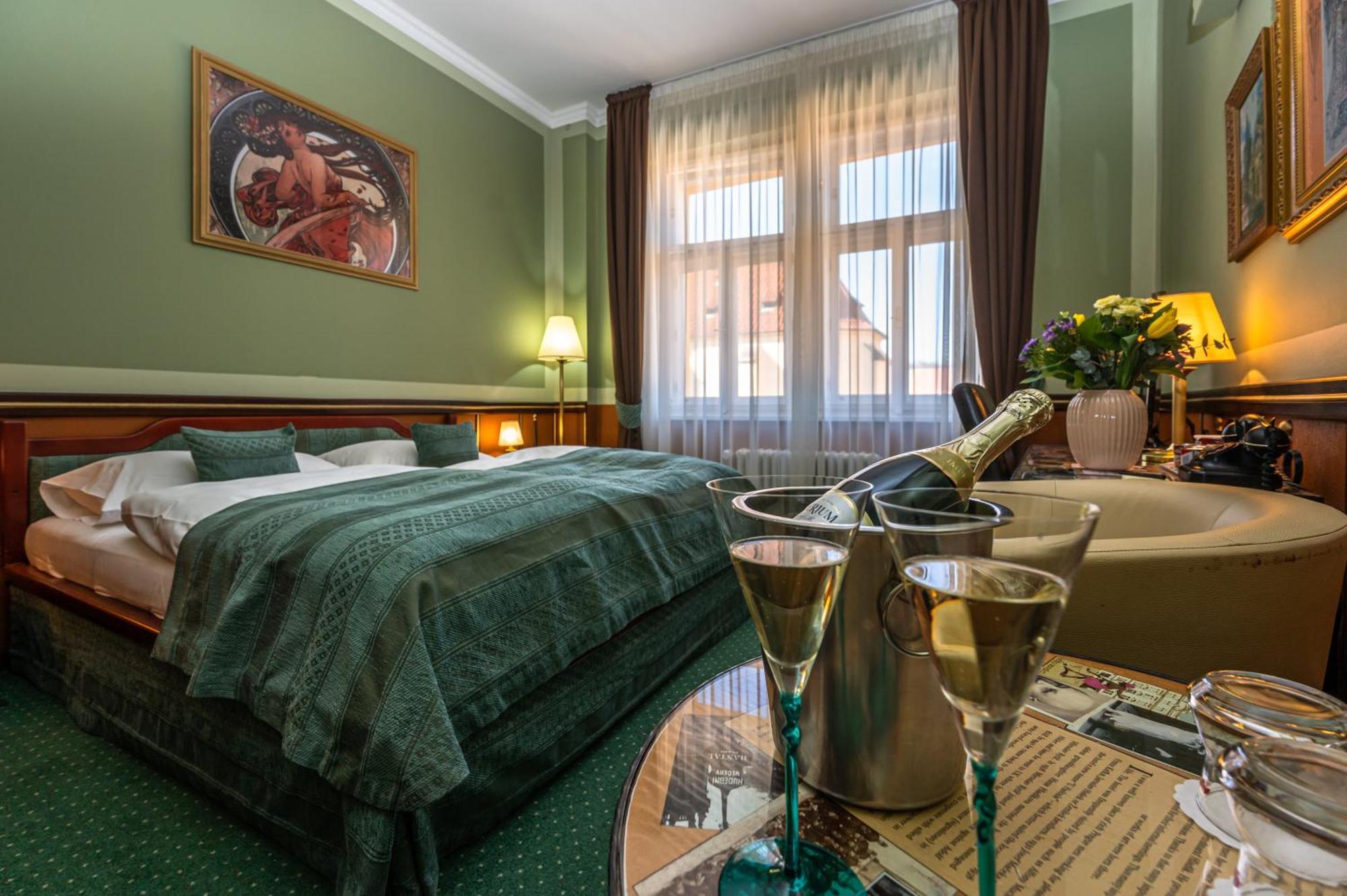 Hotel Hastal Old Town