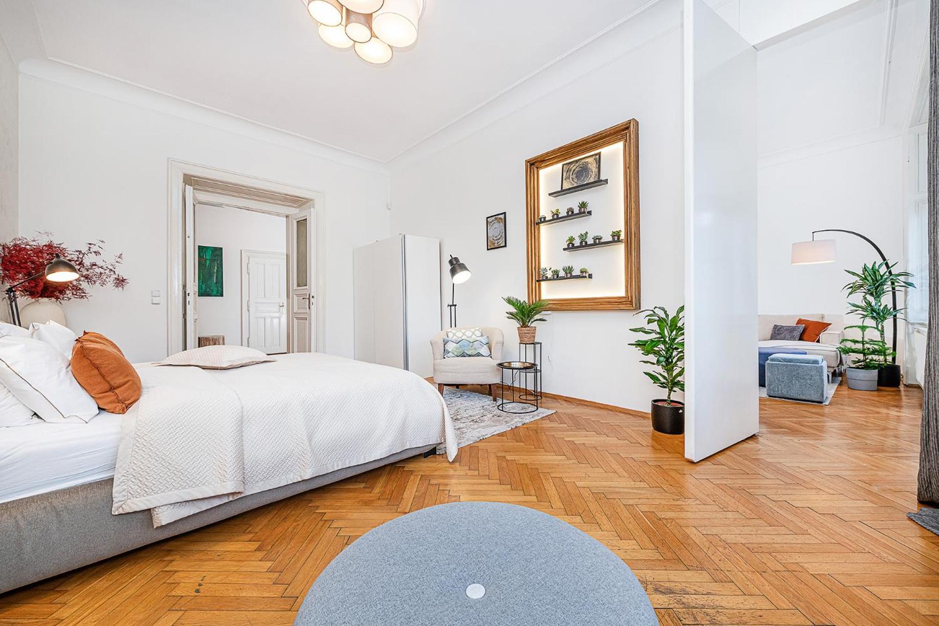Spacious Two-bedroom In Old Town Apartment Prague