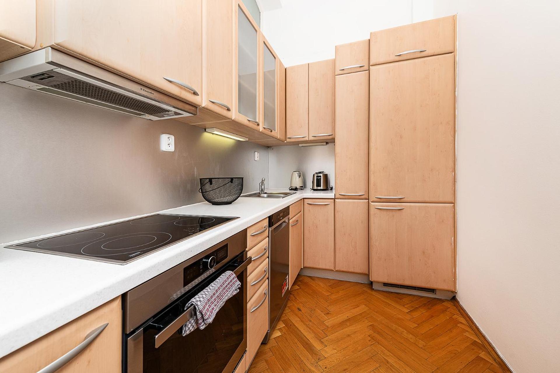 Apartment Spacious Two-bedroom In Old Town Prague