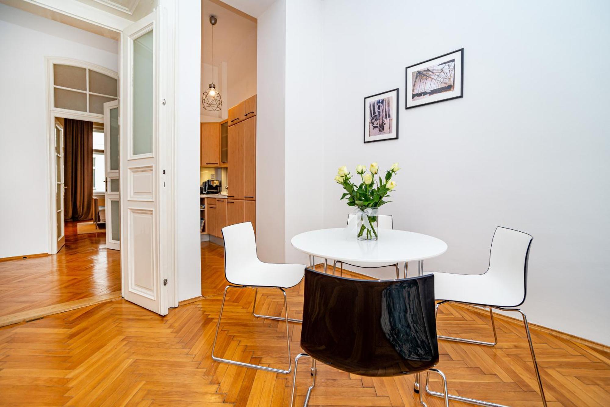 Spacious Two-bedroom In Old Town Prague