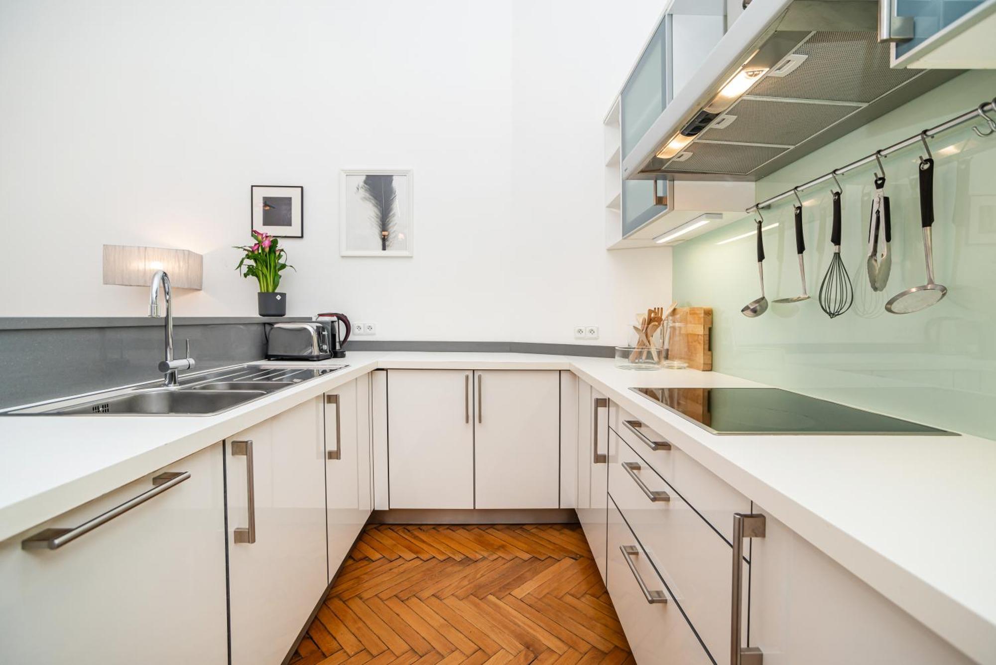 Spacious Two-bedroom In Old Town Apartment Prague