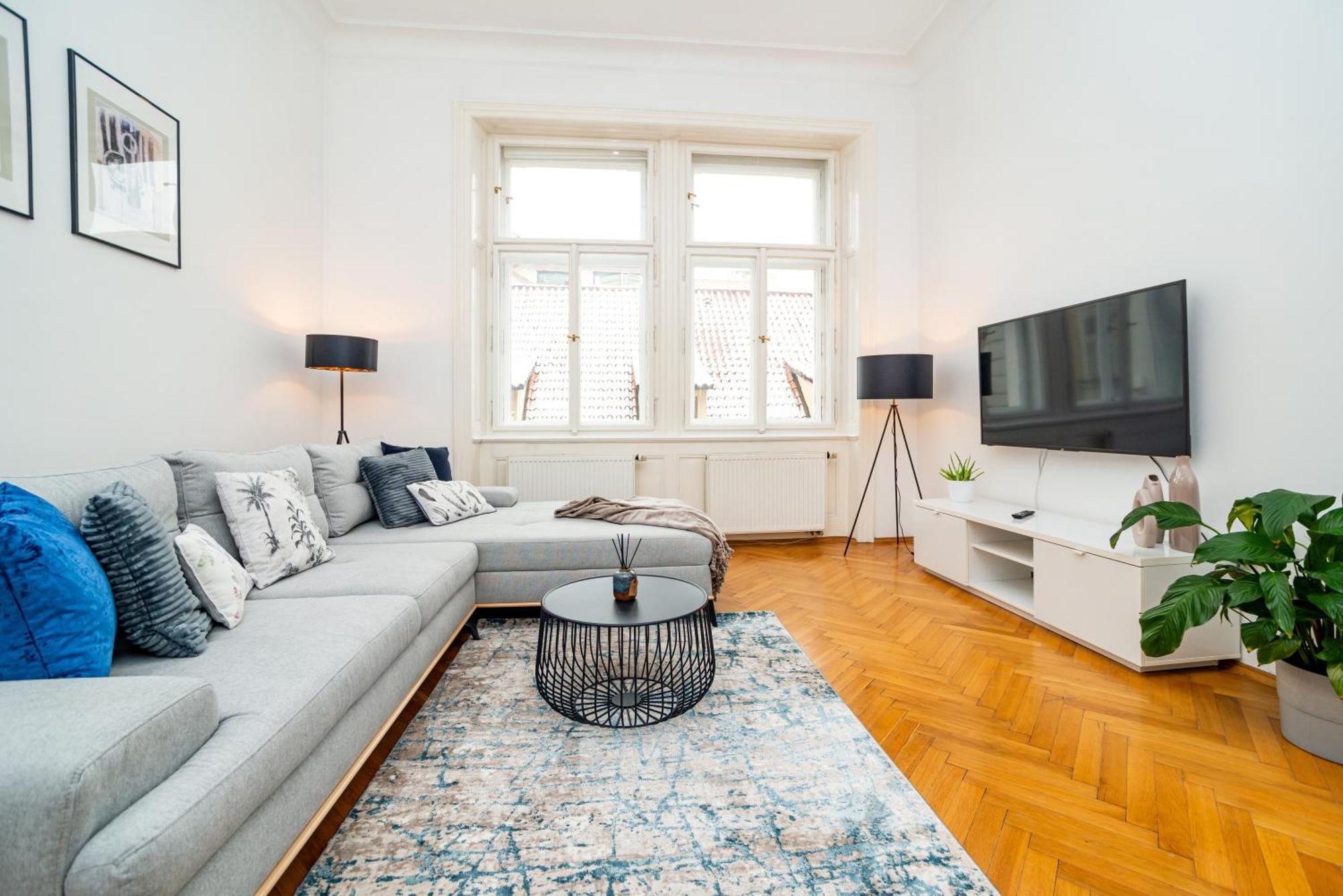 Spacious Two-bedroom In Old Town * Prague